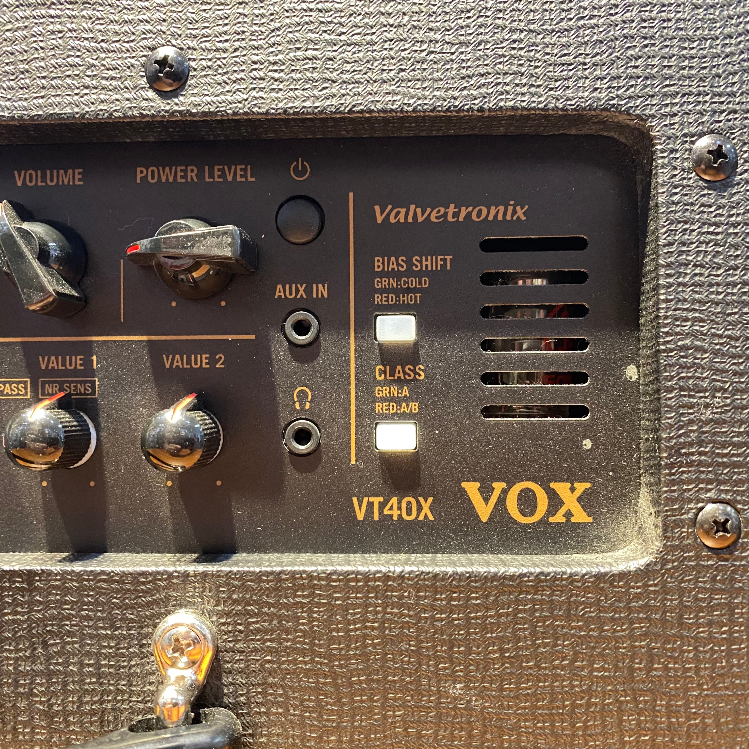 Vox VT40X Valvetronix 1x10 Modeling Amp (Used) - Metronome Music Inc.