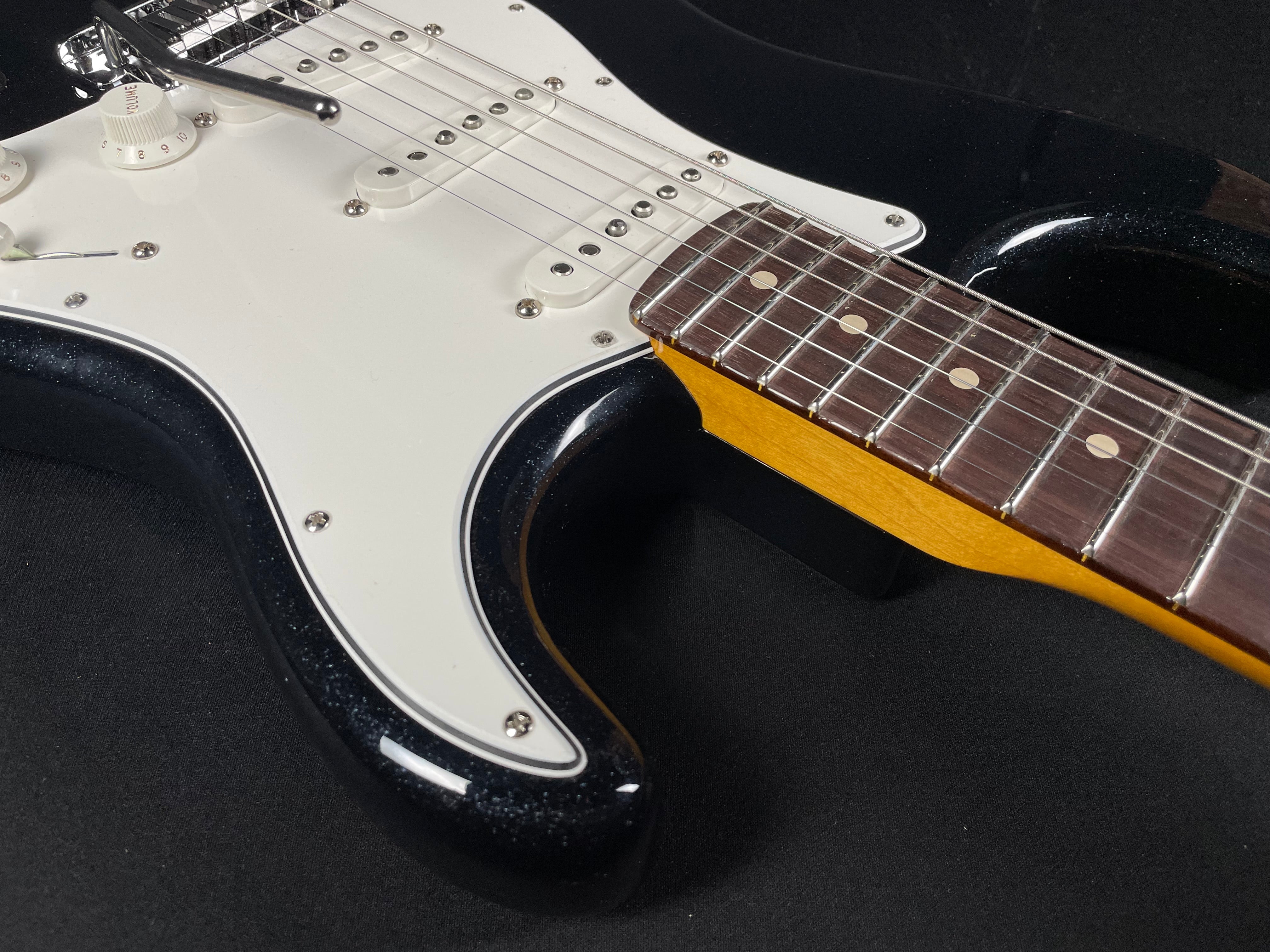 Fender Custom Shop Custom Deluxe Strat NOS - Black Sparkle (2025)