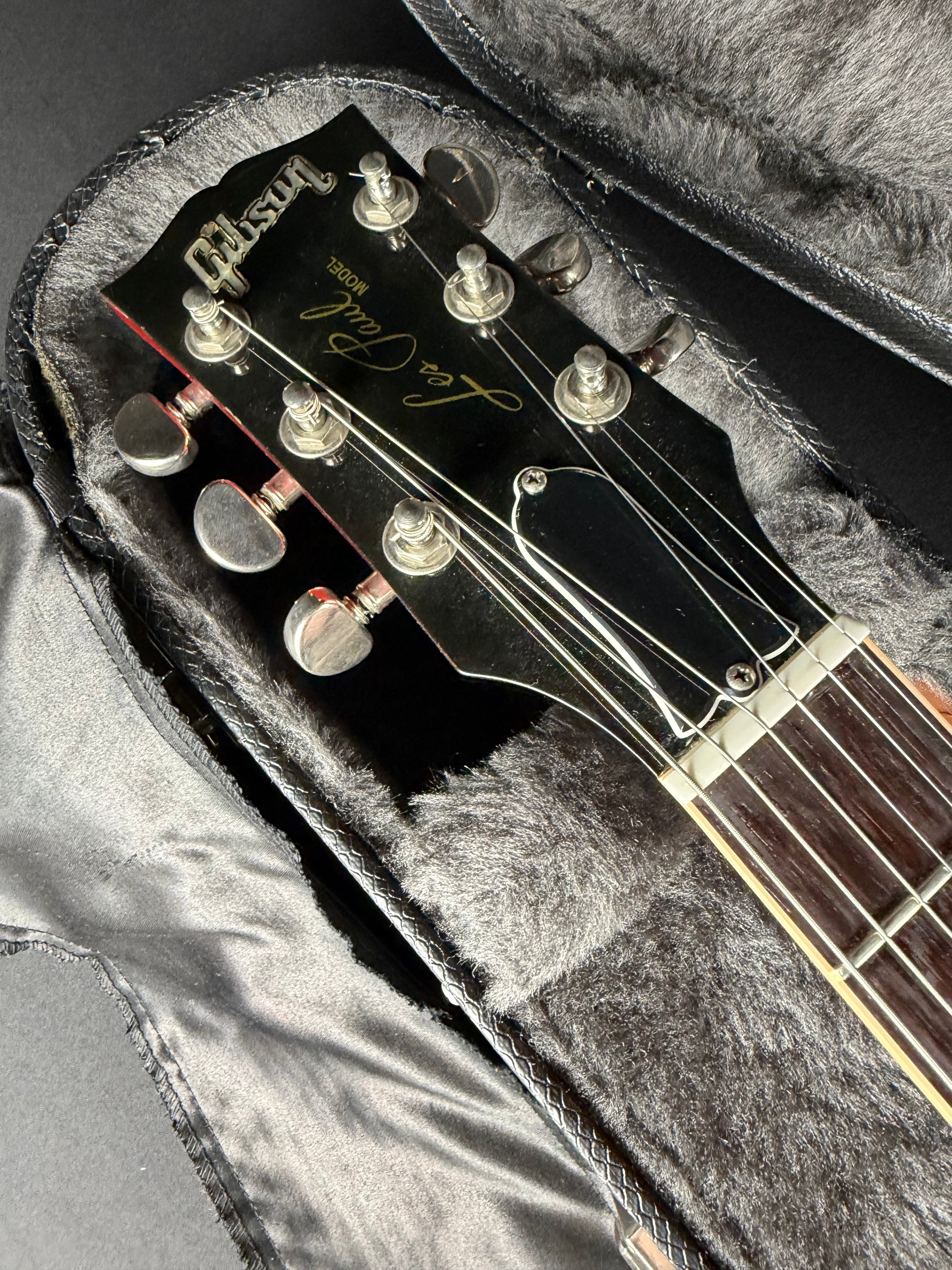 Gibson Les Paul Classic w/OHSC - Wine Red (1998) - Metronome Music Inc.