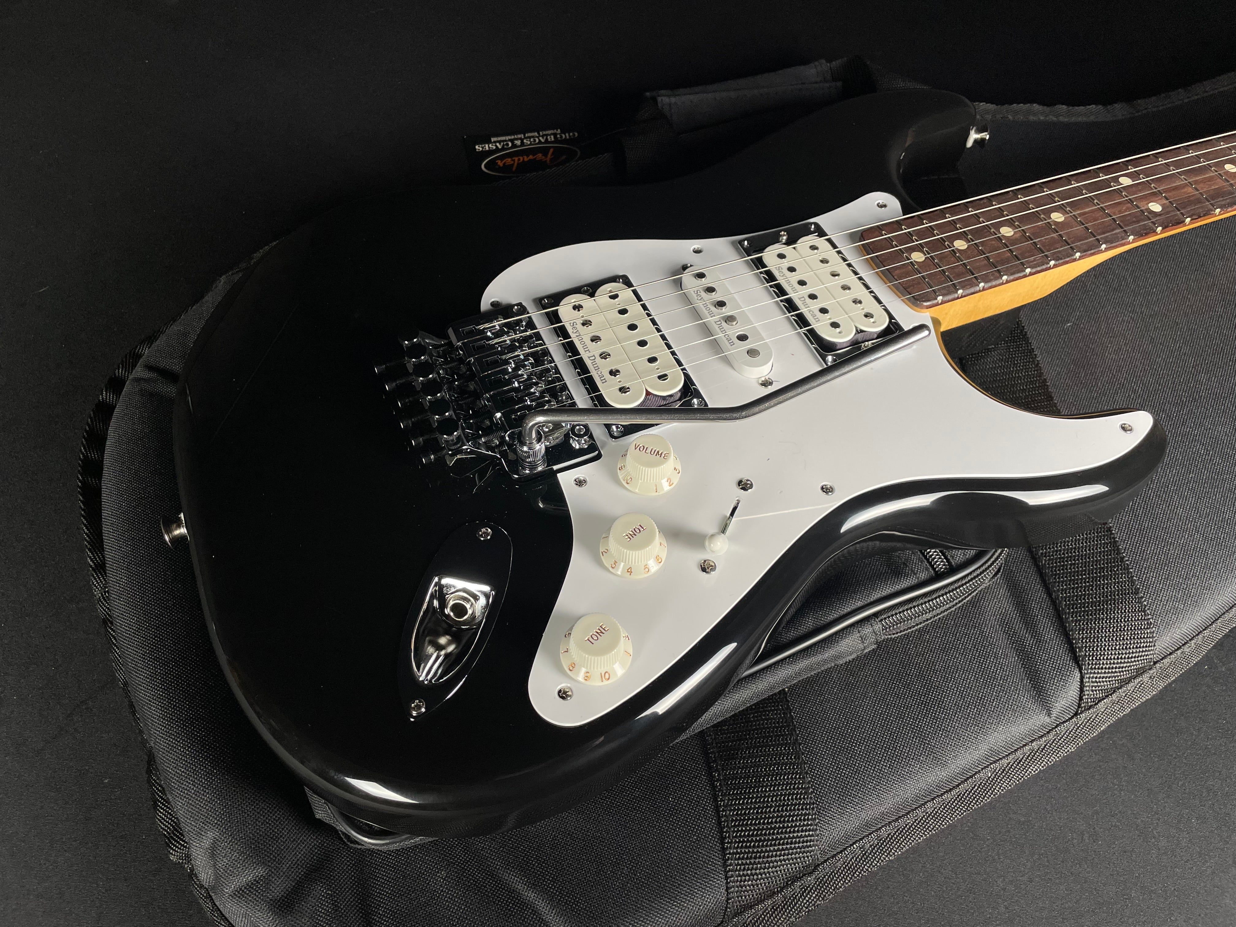 Fender Limited Edition 50th Anniversary Dave Murray Stratocaster - Black - Metronome Music Inc.