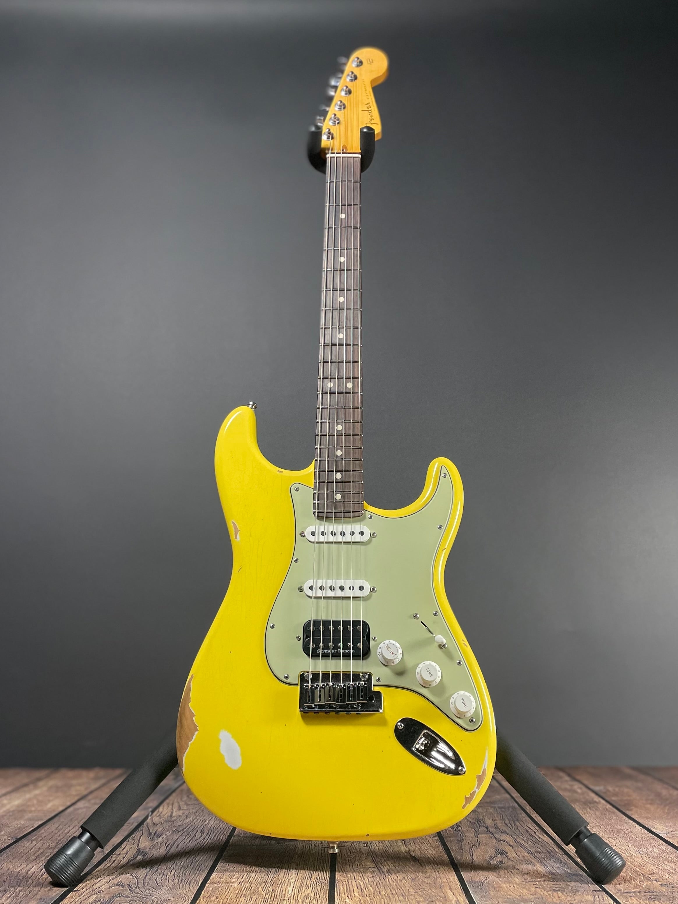 Fender Custom Shop Custom Deluxe Stratocaster HB S-1 - Graffiti Yellow - Metronome Music Inc.