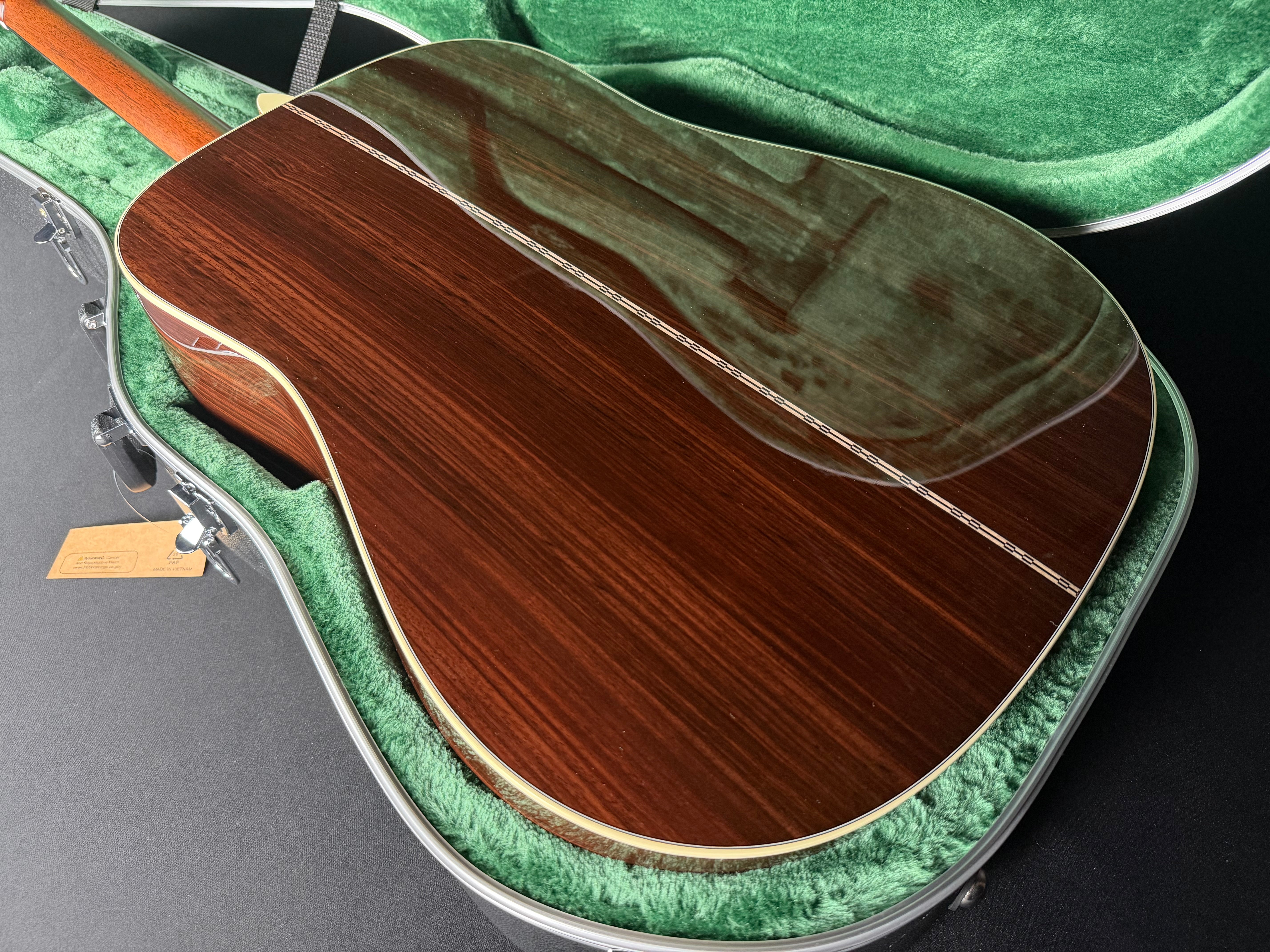 Martin D-28 Standard w/Hardshell Case - Gloss Natural - Metronome Music Inc.