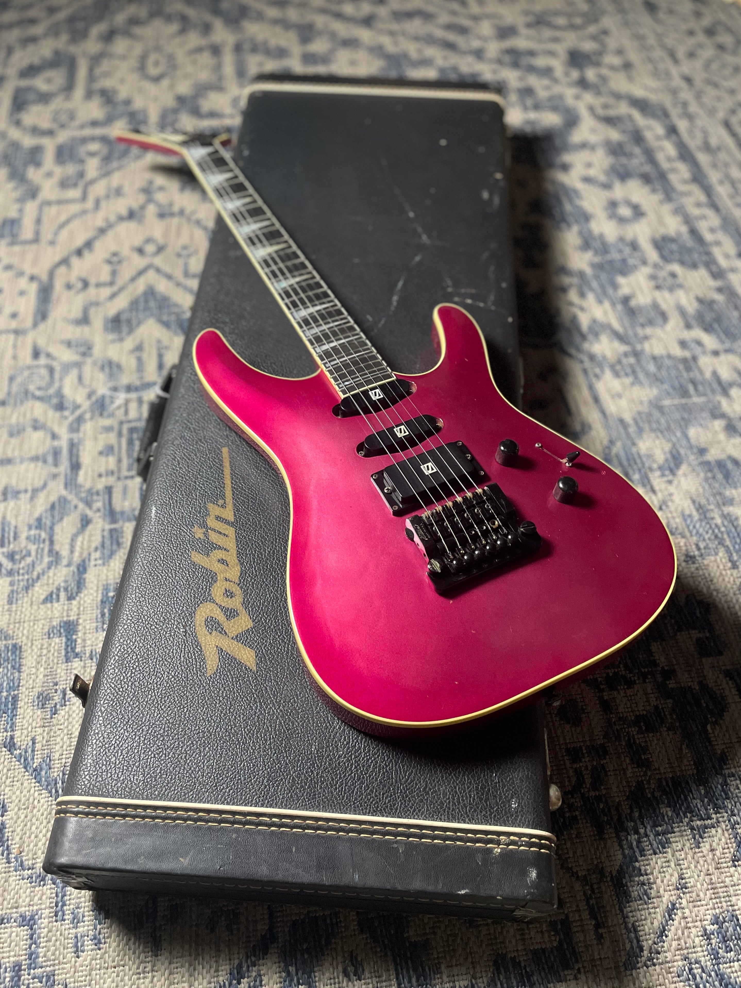 Robin Medley Custom w/OHSC- Sparkle Magenta (1986-87) - Metronome Music Inc.
