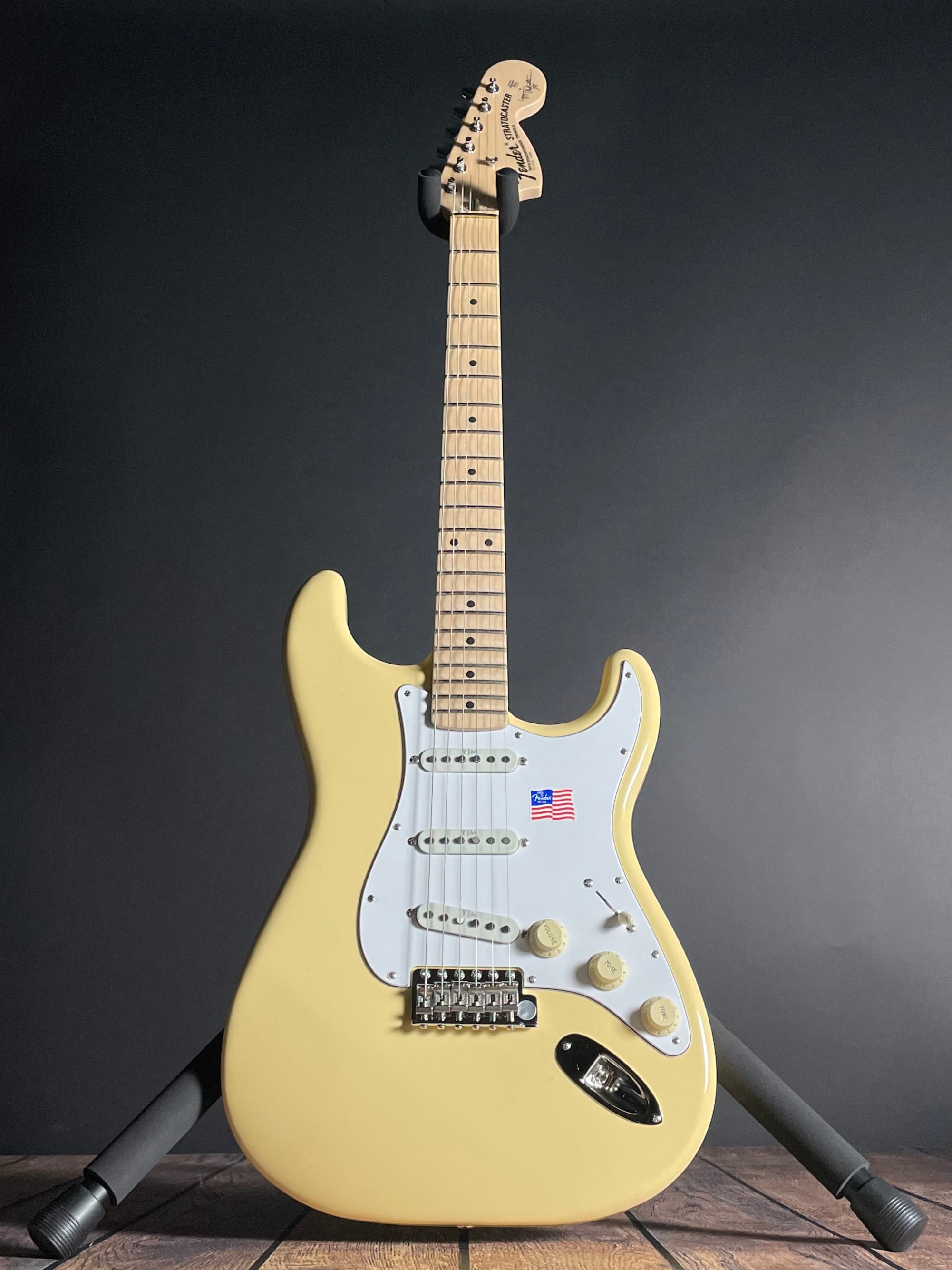 Fender Yngwie Malmsteen Stratocaster, Scalloped Maple - Vintage White - Metronome Music Inc.