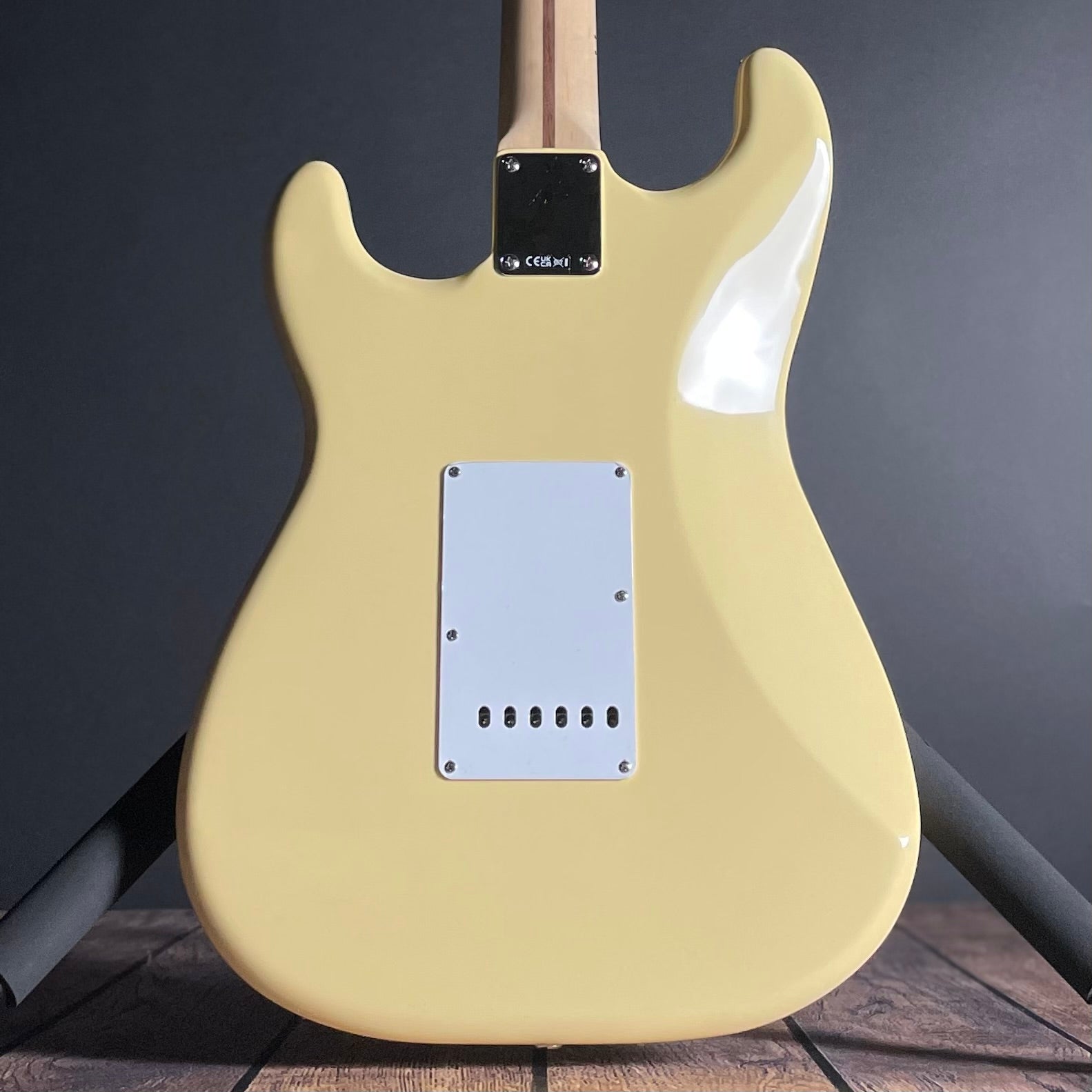 Fender Yngwie Malmsteen Stratocaster, Scalloped Maple - Vintage White