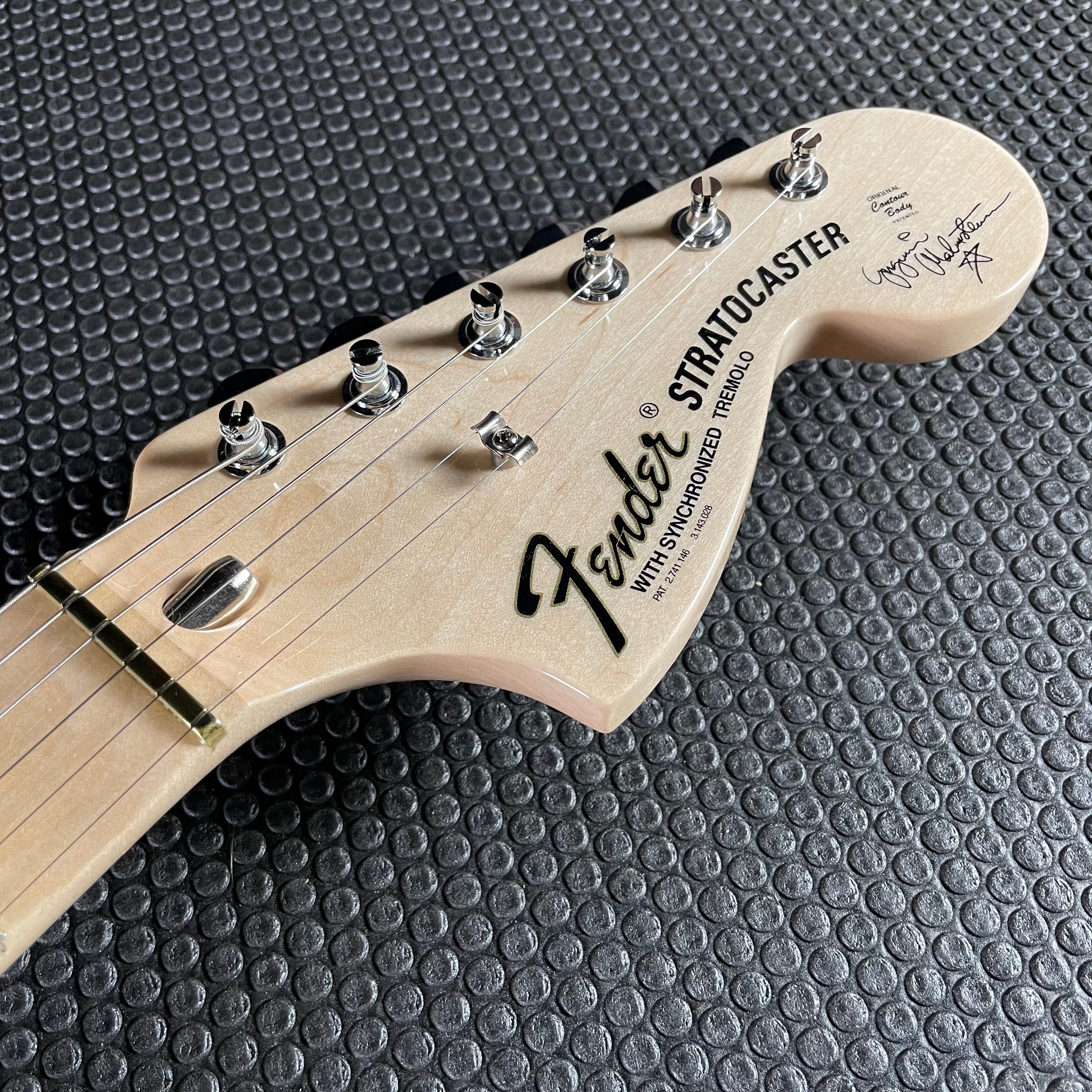 Fender Yngwie Malmsteen Stratocaster, Scalloped Maple - Vintage White - Metronome Music Inc.