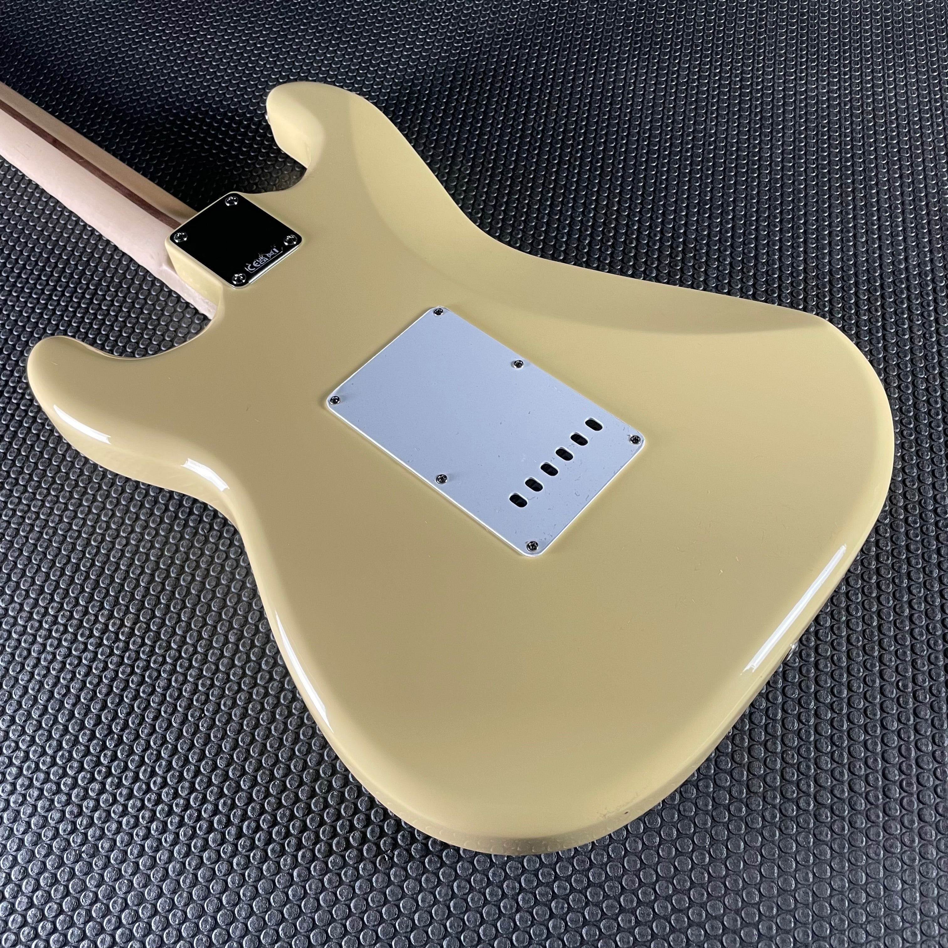 Fender Yngwie Malmsteen Stratocaster, Scalloped Maple - Vintage White - Metronome Music Inc.