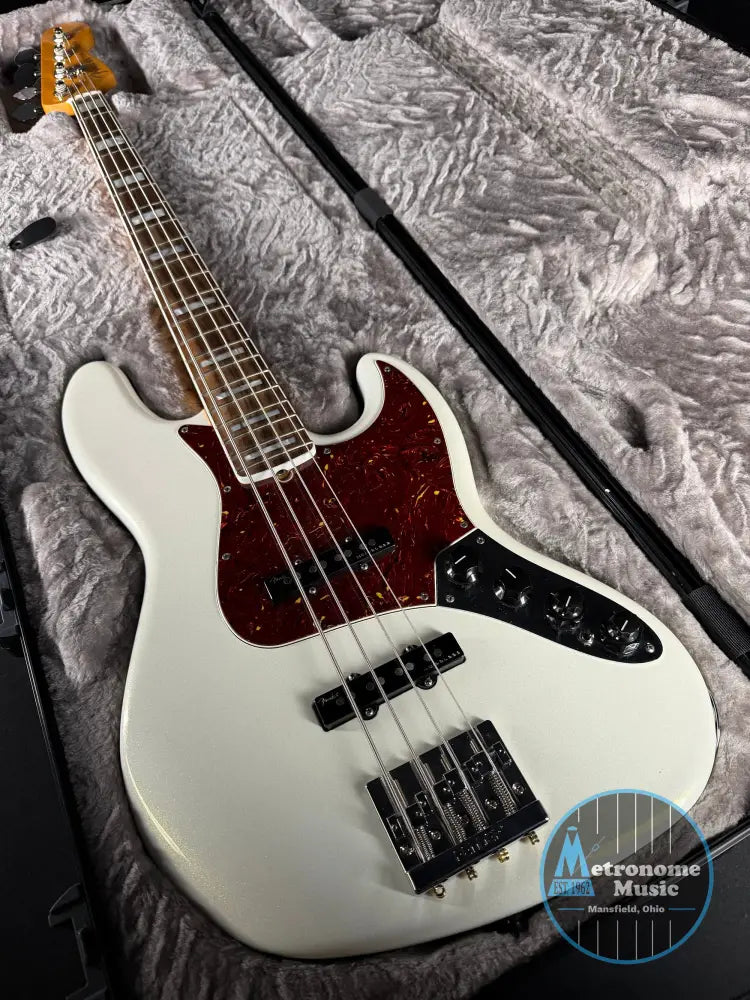 Fender American Ultra Jazz Bass (2022) w/OHSC - Arctic Pearl (Used) - Metronome Music