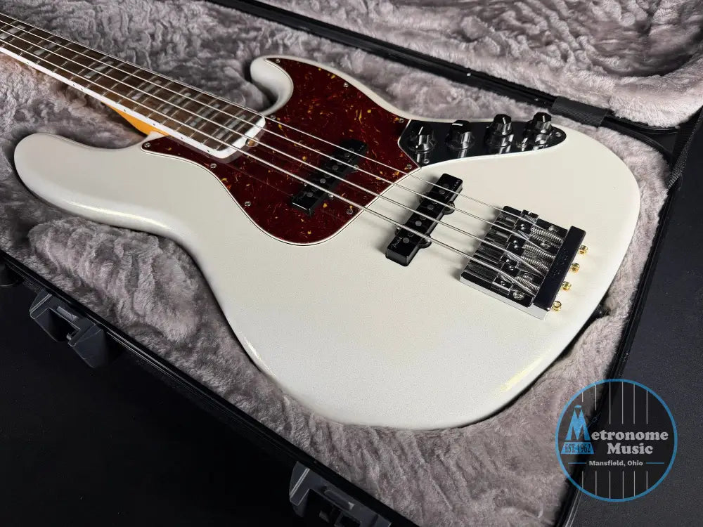 Fender American Ultra Jazz Bass (2022) w/OHSC - Arctic Pearl (Used) - Metronome Music