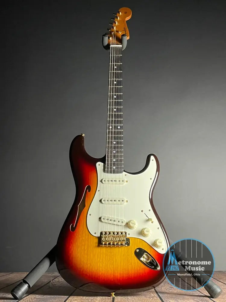 Fender Artisan Korina Stratocaster, Rosewood- Chocolate 3-Color Sunburst (7lbs 12oz) - Metronome Music Inc.