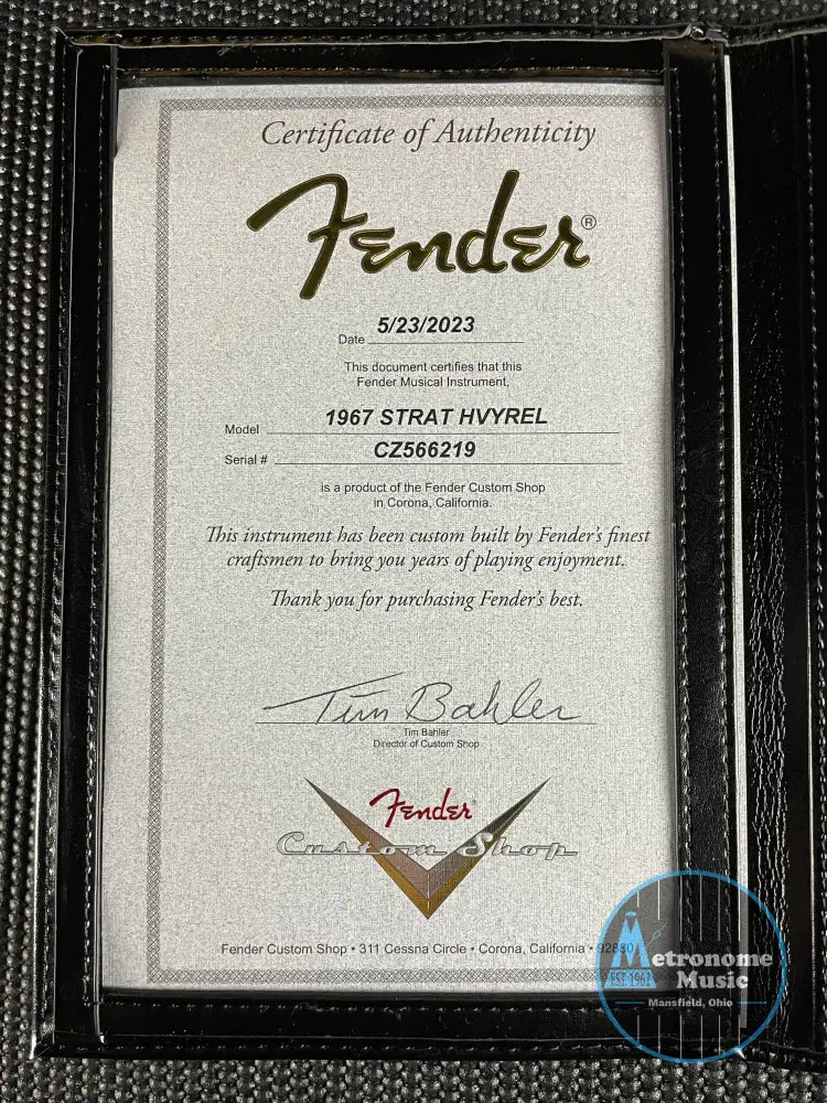 Fender Custom Shop 1967 Stratocaster, Heavy Relic- Aged Vintage White (8lbs 1oz) - Metronome Music Inc.