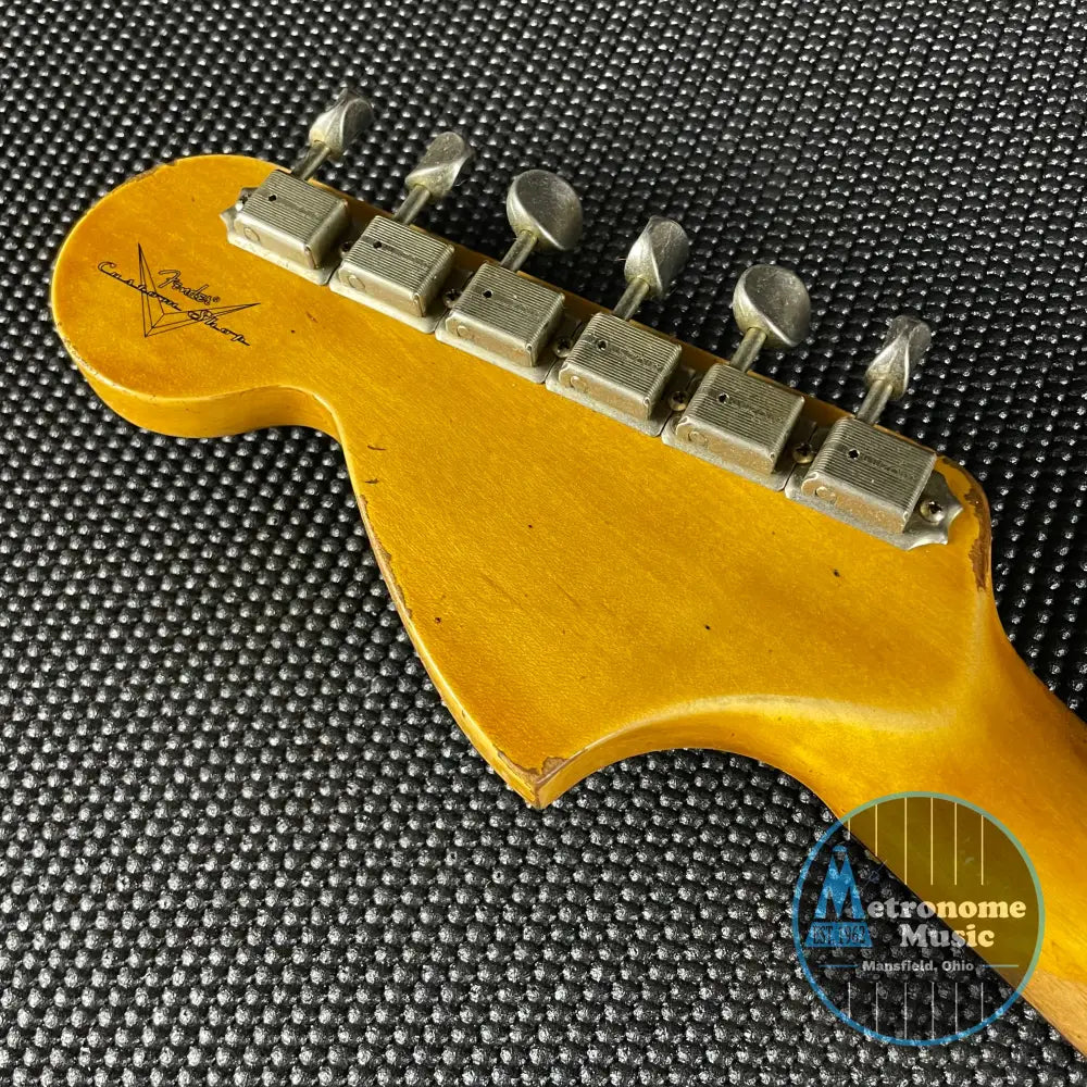 Fender Custom Shop 1967 Stratocaster, Heavy Relic- Aged Vintage White (8lbs 1oz) - Metronome Music Inc.