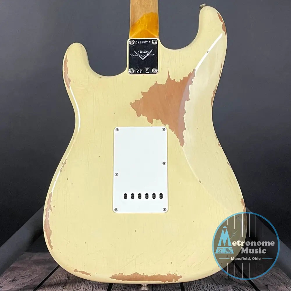 Fender Custom Shop 1967 Stratocaster, Heavy Relic- Aged Vintage White (8lbs 1oz) - Metronome Music Inc.