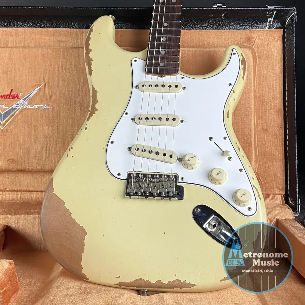 Fender Custom Shop 1967 Stratocaster, Heavy Relic- Aged Vintage White (8lbs 1oz) - Metronome Music Inc.