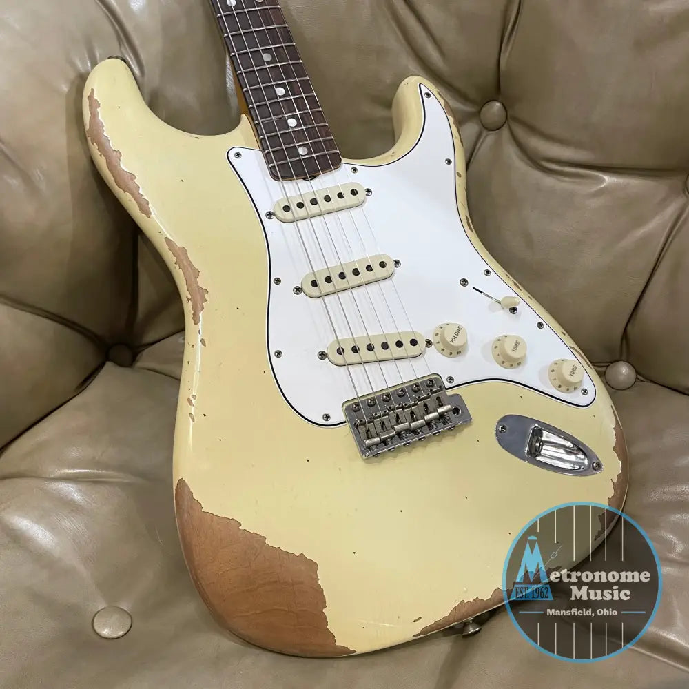 Fender Custom Shop 1967 Stratocaster, Heavy Relic- Aged Vintage White (8lbs 1oz) - Metronome Music Inc.