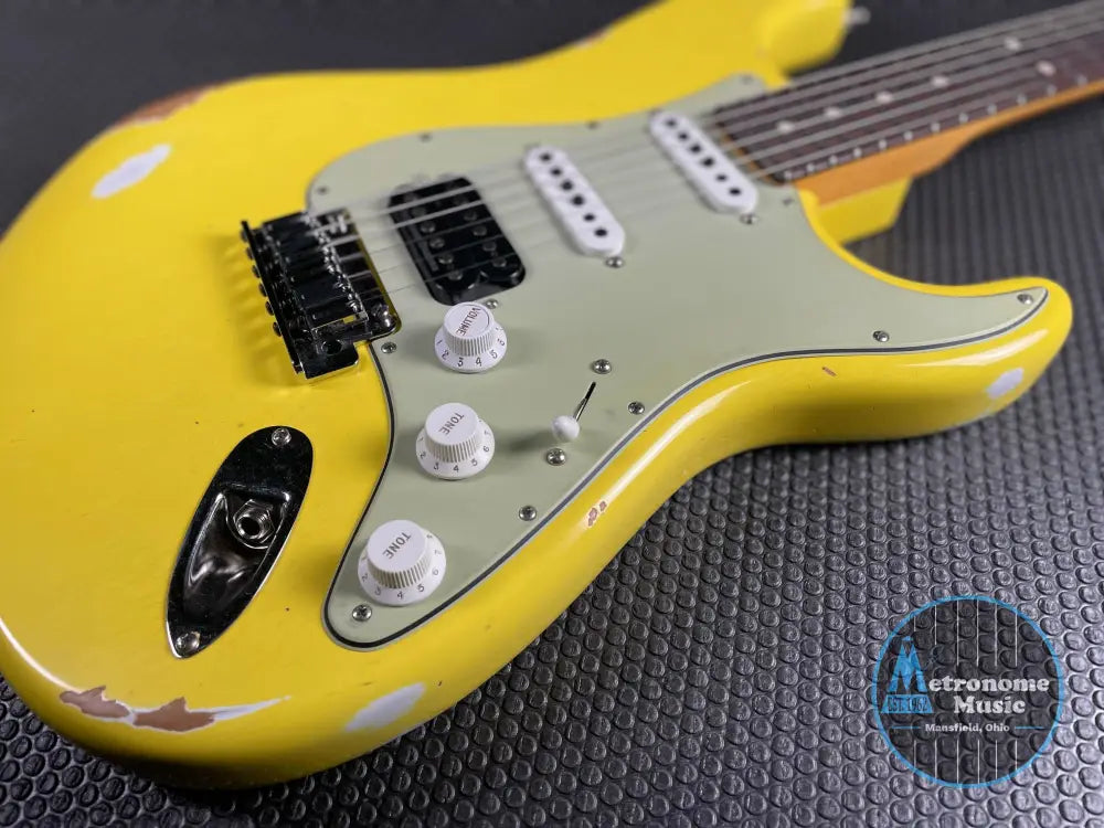 Fender Custom Shop Custom Deluxe Stratocaster HB S-1 - Graffiti Yellow - Metronome Music Inc.