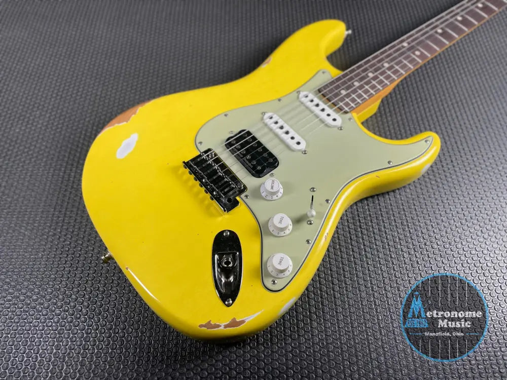 Fender Custom Shop Custom Deluxe Stratocaster HB S-1 - Graffiti Yellow - Metronome Music Inc.