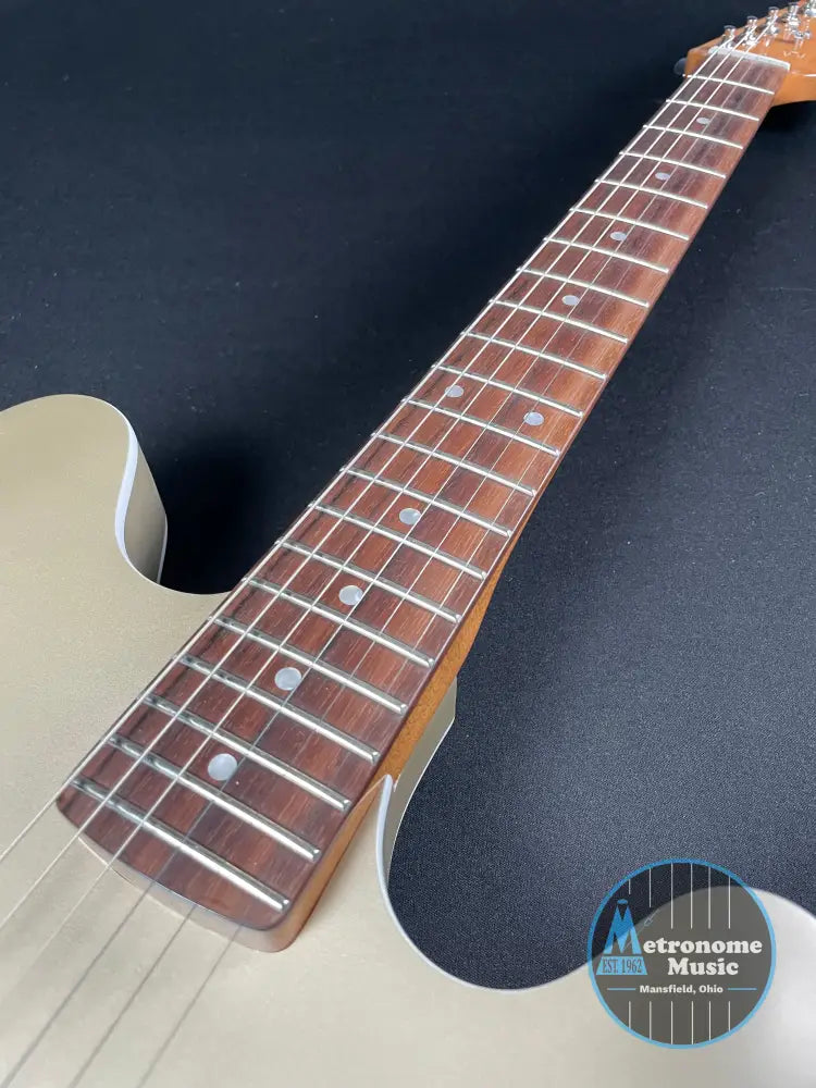 Fender Tom DeLonge Starcaster - Satin Shoreline Gold (MINT)