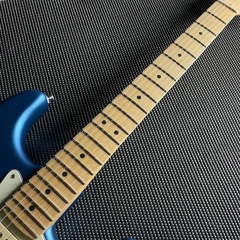 Fender American Performer Stratocaster, Maple- Satin Lake Placid Blue - Metronome Music Inc.