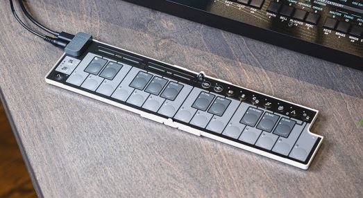 Korg nanoKEY Fold Foldable MIDI Keyboard - White - Metronome Music Inc.