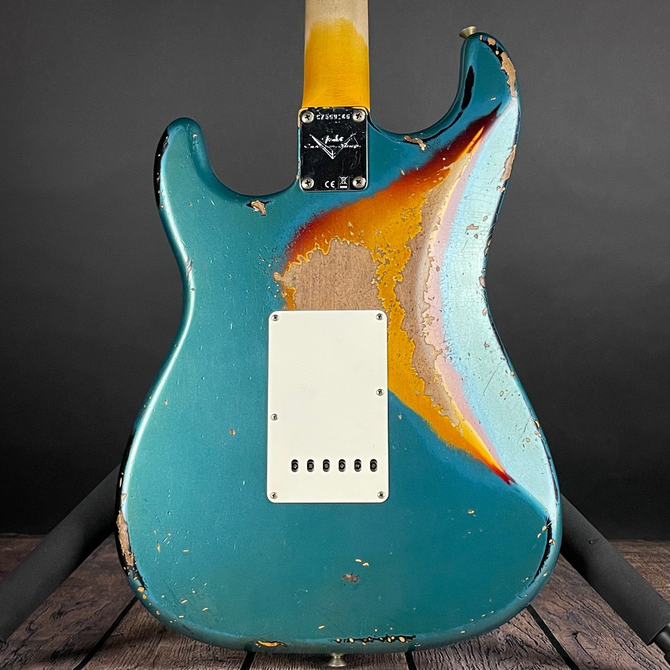Fender Custom Shop 1961 Stratocaster, Heavy Relic- Aged Ocean Turquoise over 3-Tone Sunburst (7lbs 4oz) - Metronome Music Inc.