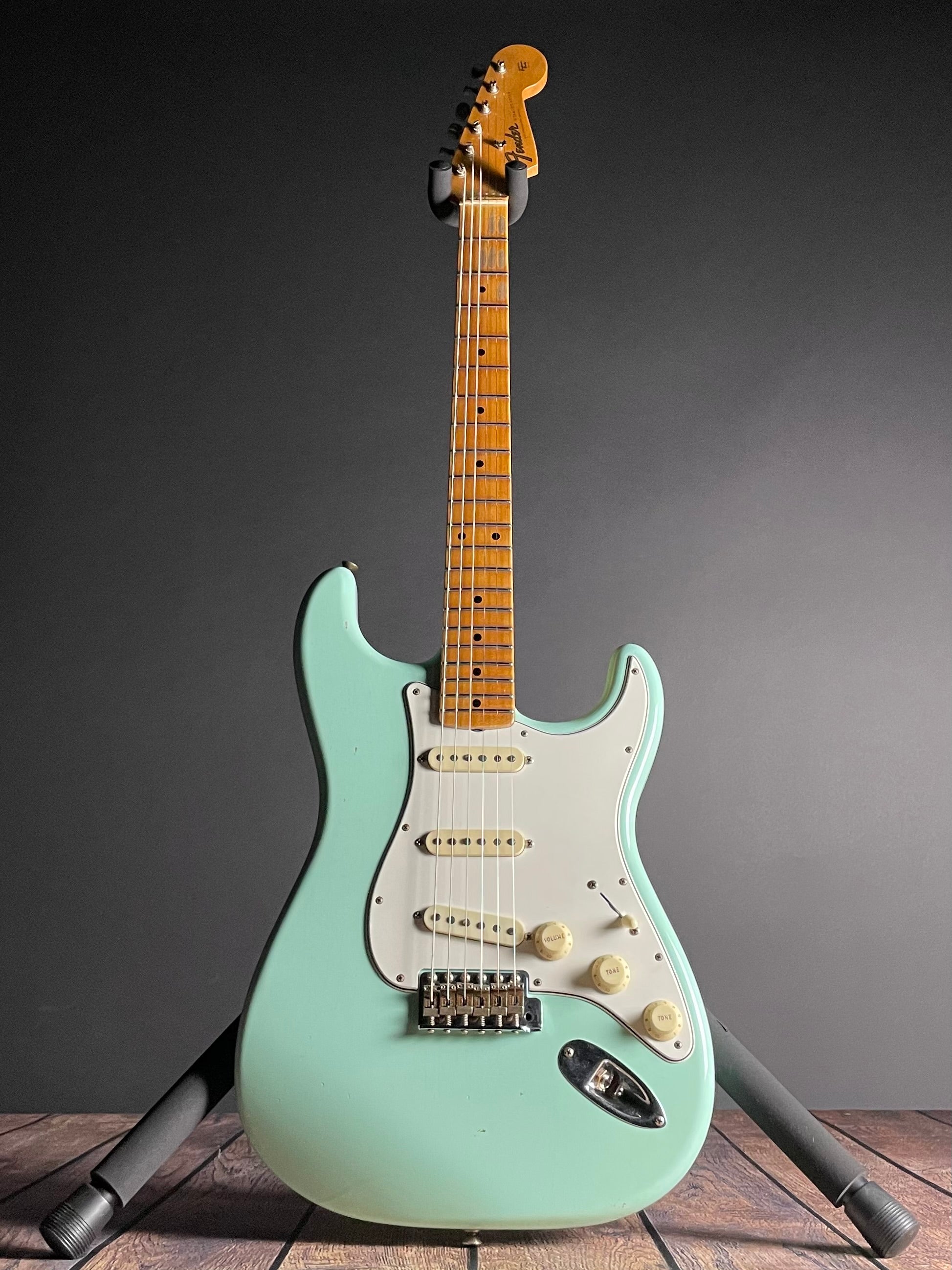 Fender Custom Shop Postmodern Strat, Journeyman Relic, Quartersawn Maple- Aged Surf Green (7lbs 13oz) - Metronome Music Inc.