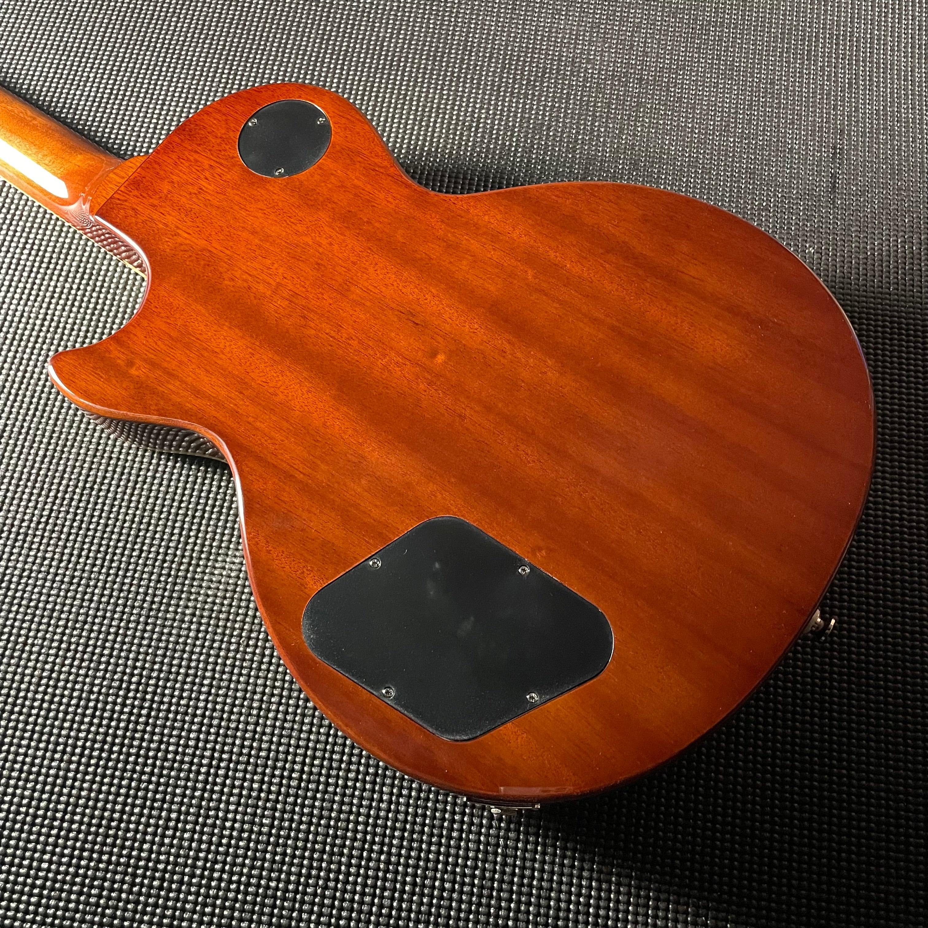 Epiphone Les Paul Classic- Honeyburst (8lbs 8oz) - Metronome Music Inc.