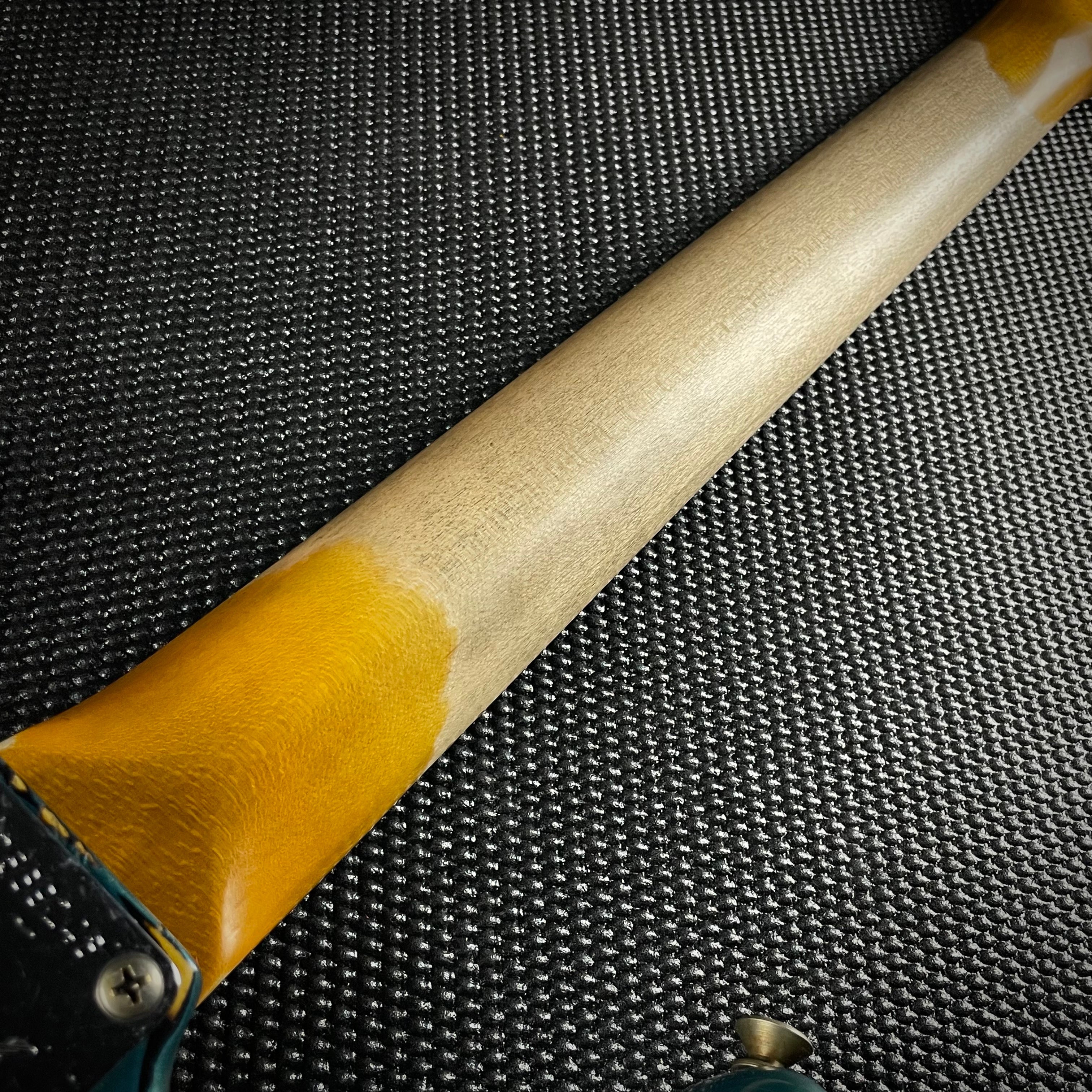 Fender Custom Shop 1961 Stratocaster, Heavy Relic- Aged Ocean Turquoise over 3-Tone Sunburst (7lbs 4oz) - Metronome Music Inc.