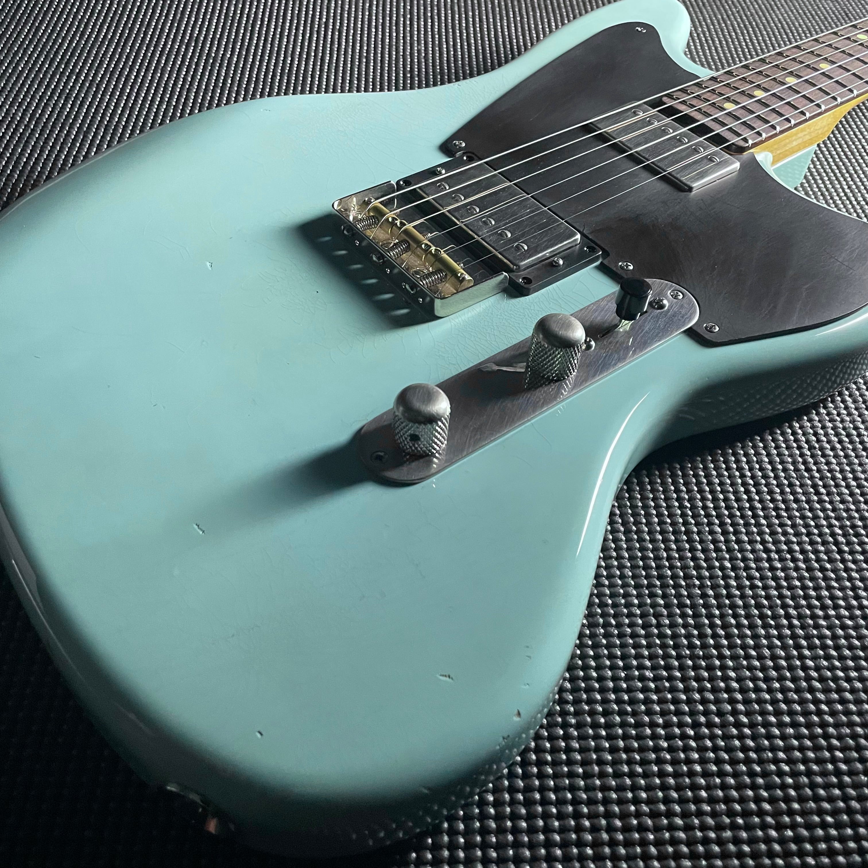 LsL Instruments "Illysa" Silverlake HH, Rosewood, 22-Fret- Sonic Blue (7lbs 8oz) - Metronome Music Inc.