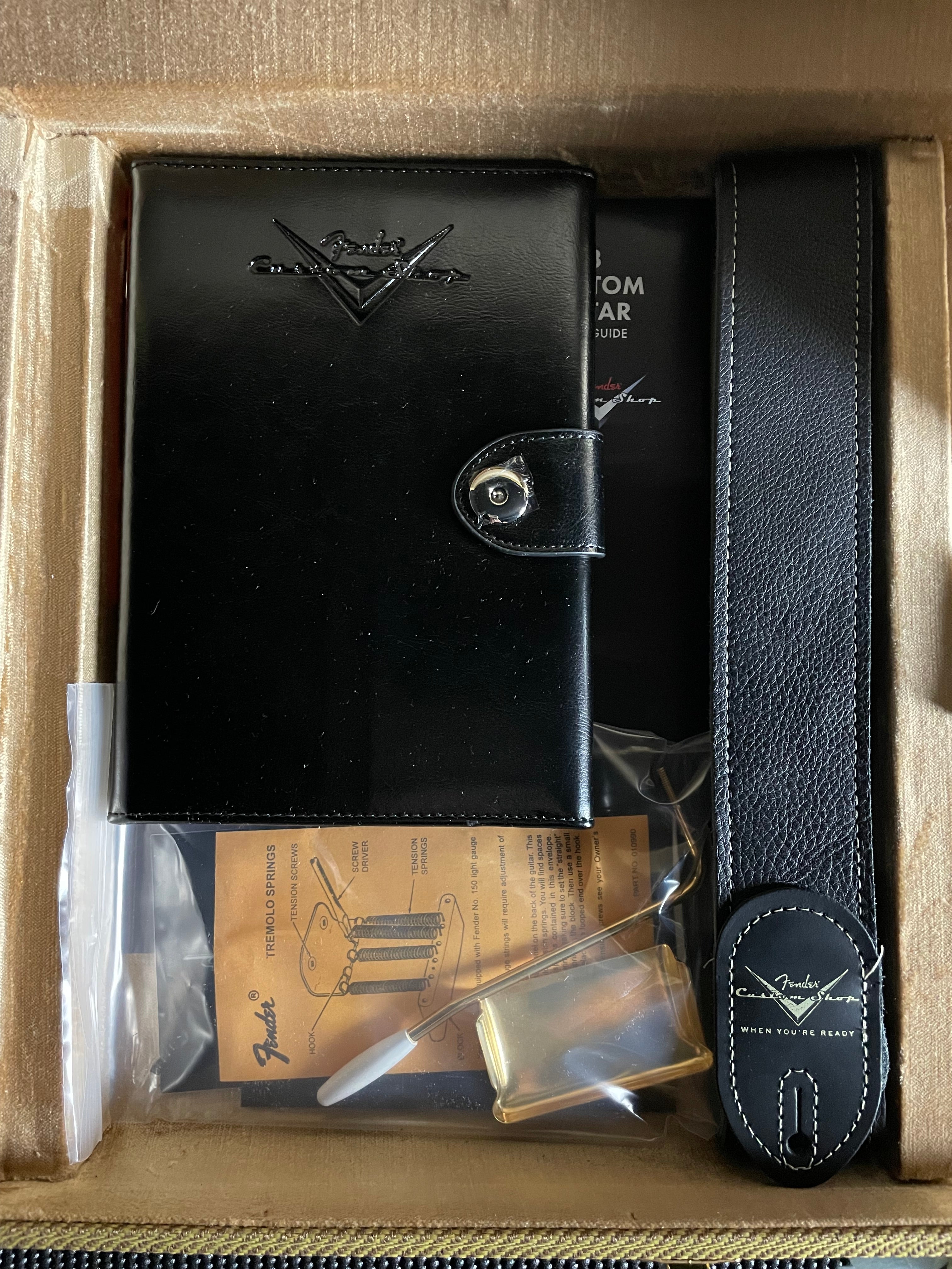 Fender Custom Shop LTD 1955 "Bone Tone" Stratocaster, Relic- 2-Color Sunburst (7lbs 5oz) - Metronome Music Inc.