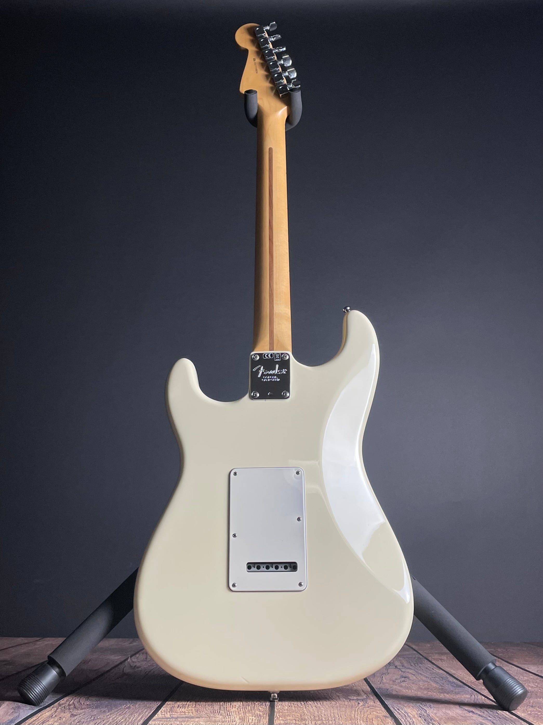 Fender American Pro Stratocaster w/OHSC- Olympic White (2017)