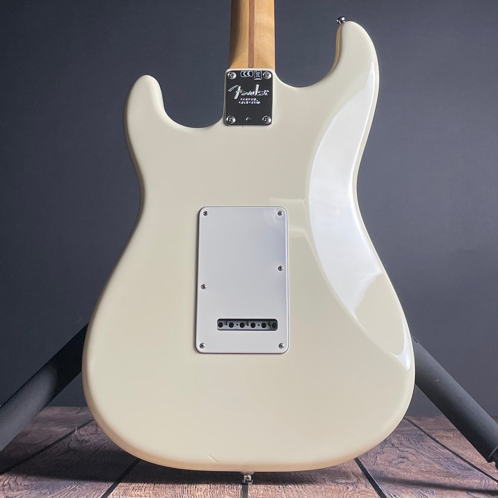 Fender American Pro Stratocaster w/OHSC- Olympic White (2017)