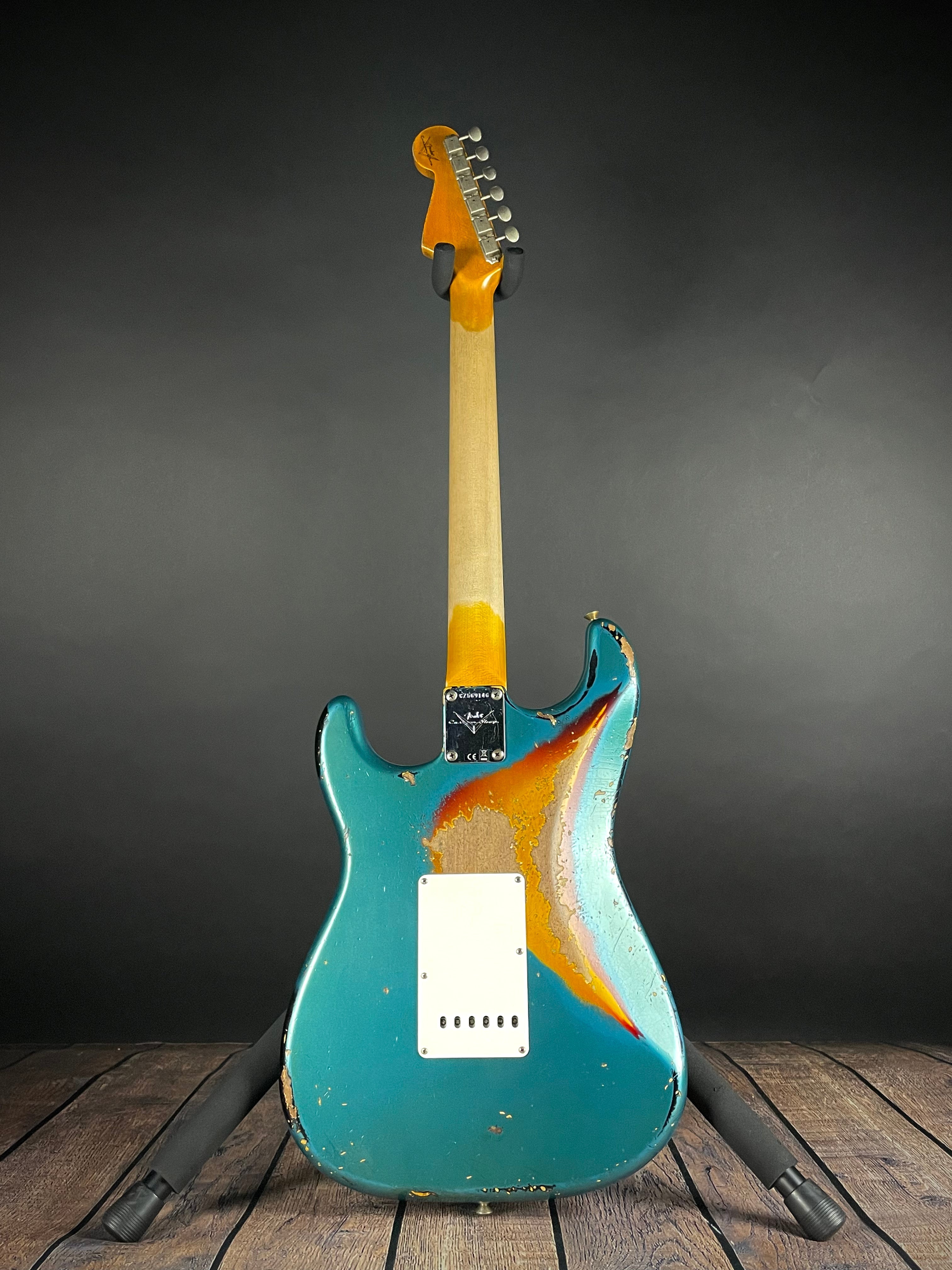 Fender Custom Shop 1961 Stratocaster, Heavy Relic- Aged Ocean Turquoise over 3-Tone Sunburst (7lbs 4oz) - Metronome Music Inc.