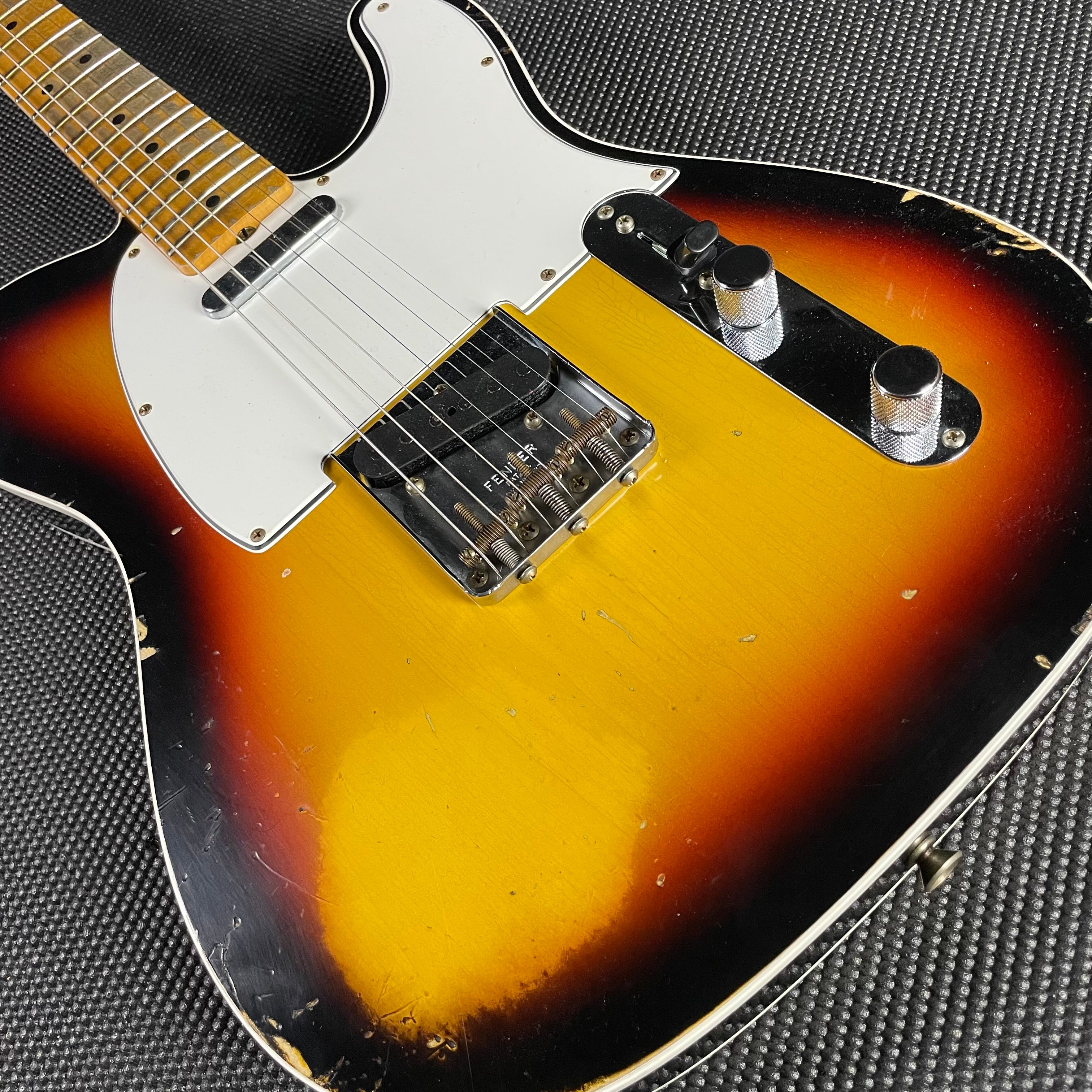 Fender Custom Shop 1965 Telecaster Custom, Heavy Relic- Faded 3-Color Sunburst (7lbs 8oz) - Metronome Music Inc.