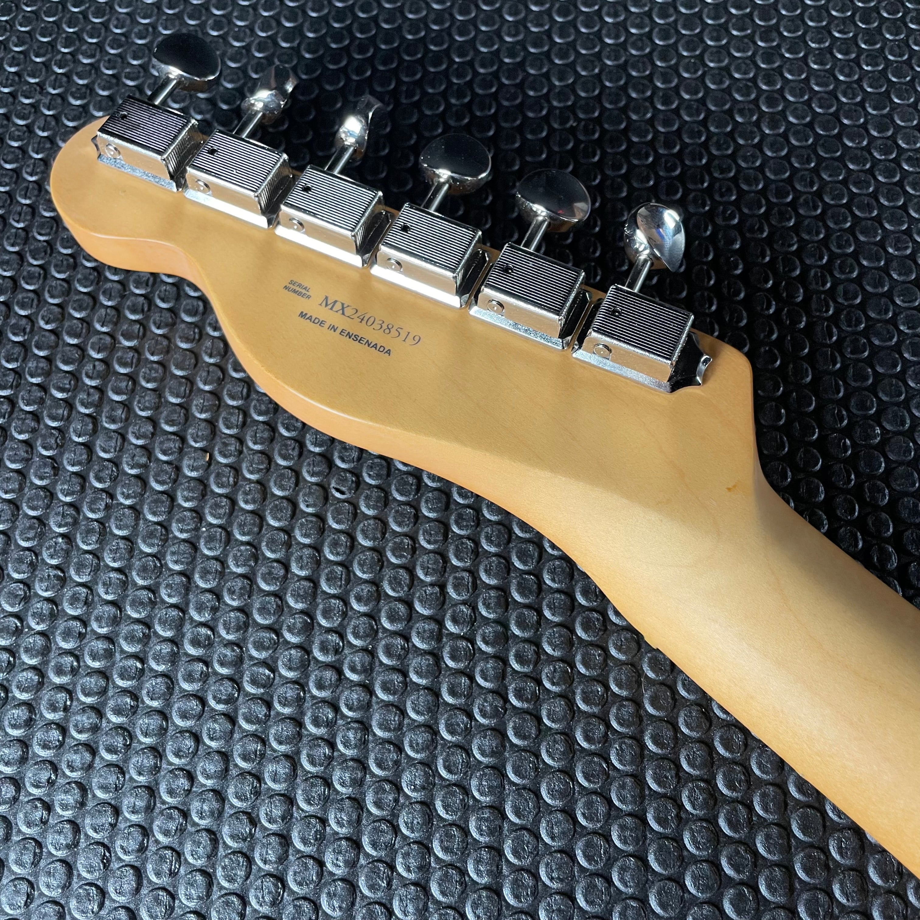 Fender Player II Telecaster, Maple- Coral Red (7lbs 6oz) - Metronome Music Inc.