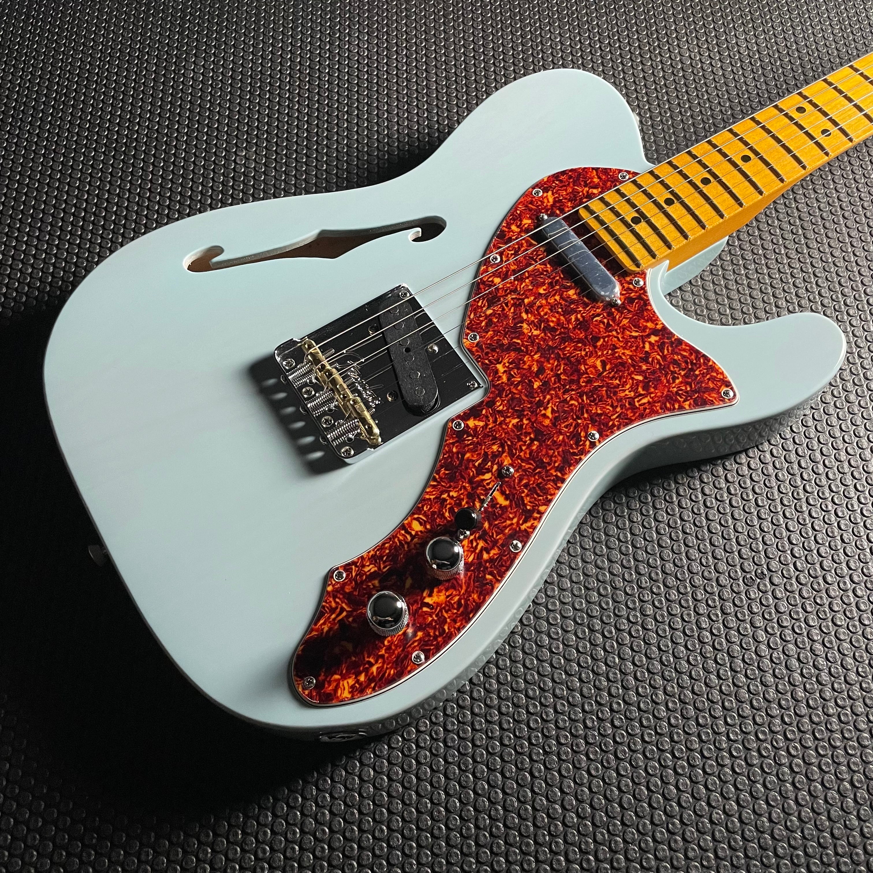 Fender American Professional II Telecaster, Thinline - Transparent Daphne Blue