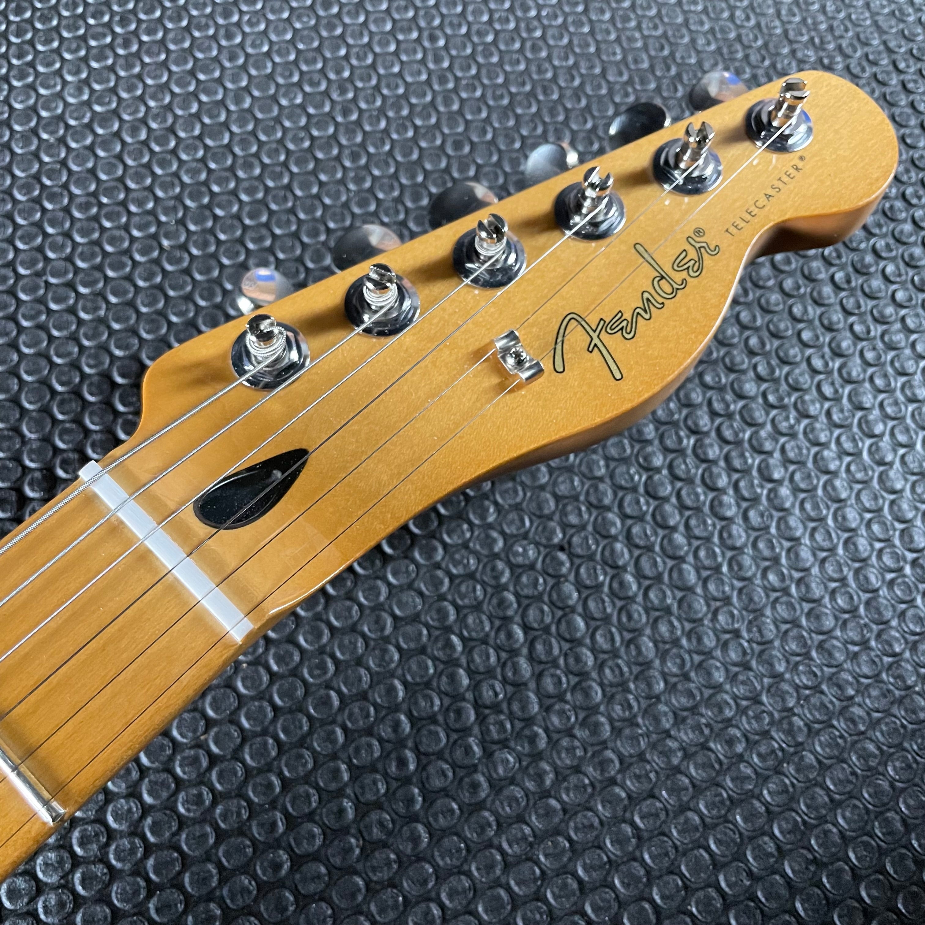 Fender Player II Telecaster, Maple- Coral Red (7lbs 6oz) - Metronome Music Inc.