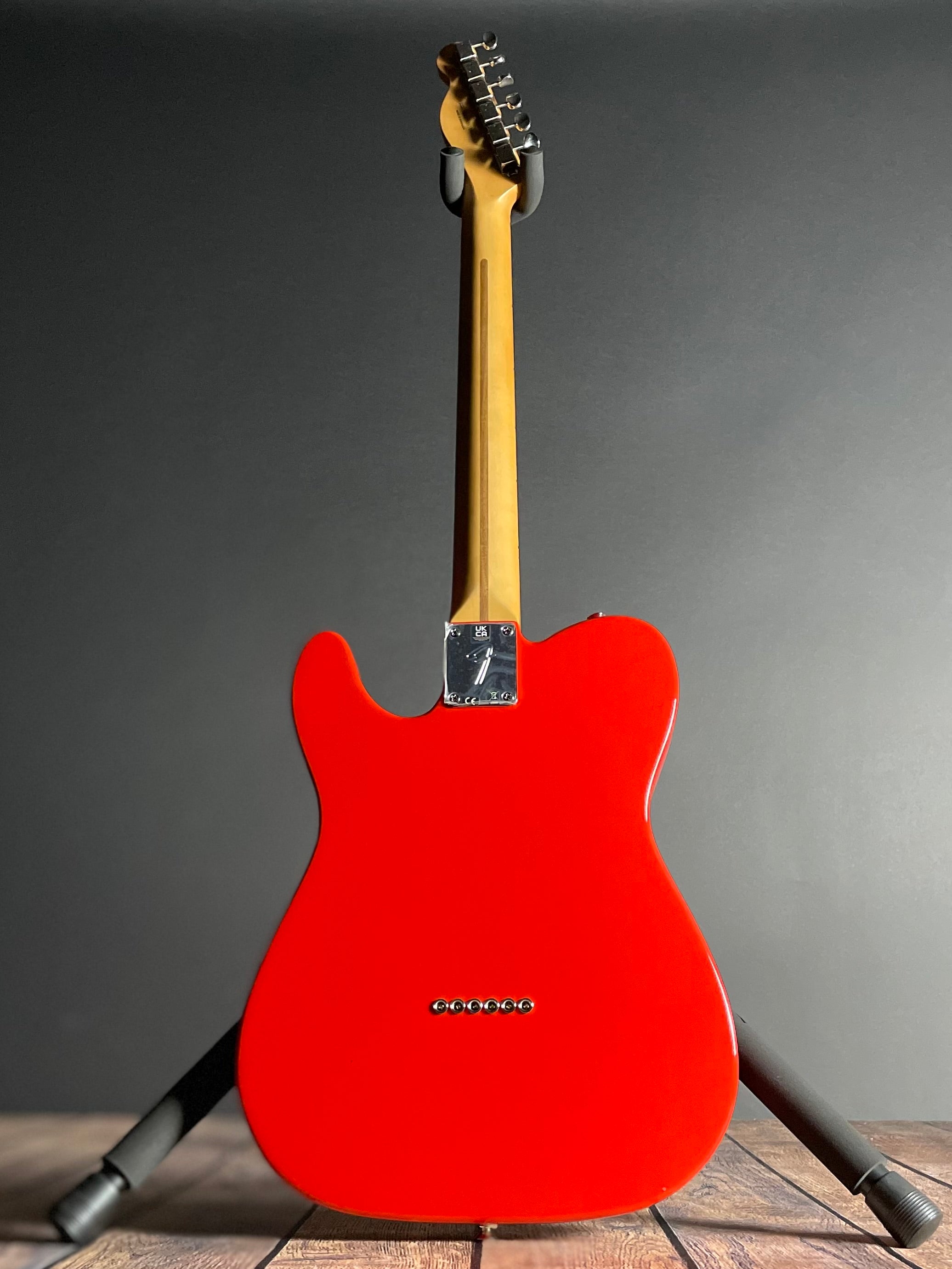 Fender Player II Telecaster, Maple- Coral Red (7lbs 6oz) - Metronome Music Inc.