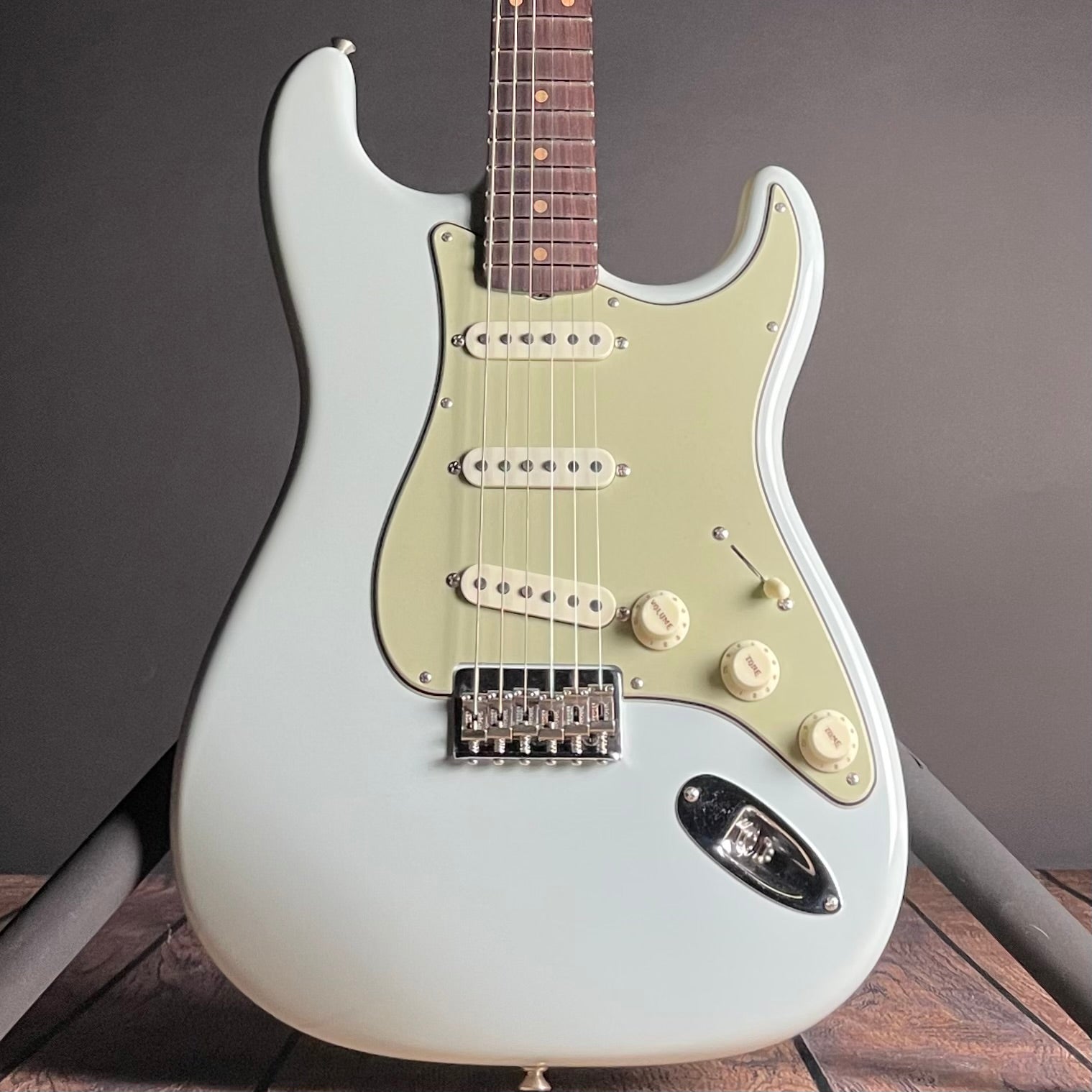 Fender Custom Shop Vintage Custom '59 Hardtail Strat, Time Capsule Package- Faded Aged Sonic Blue (7lbs 2oz) - Metronome Music Inc.