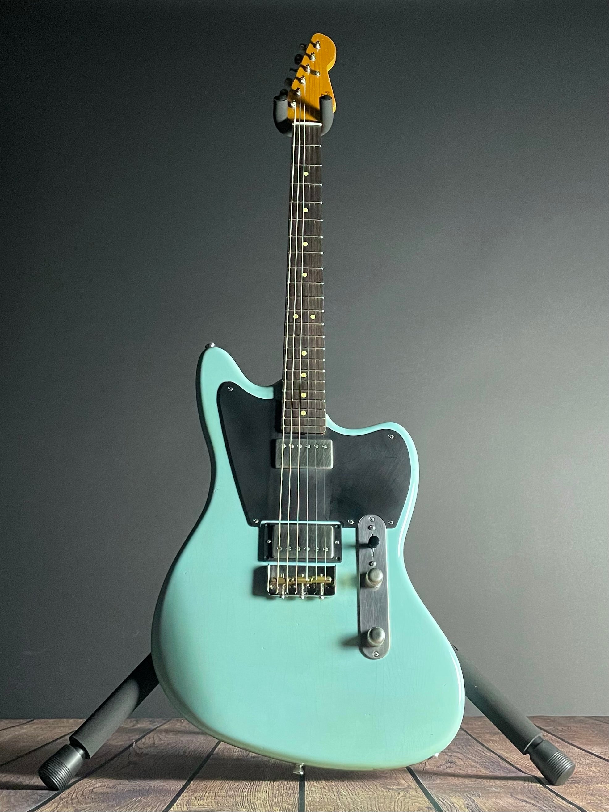 LsL Instruments "Illysa" Silverlake HH, Rosewood, 22-Fret- Sonic Blue (7lbs 8oz) - Metronome Music Inc.