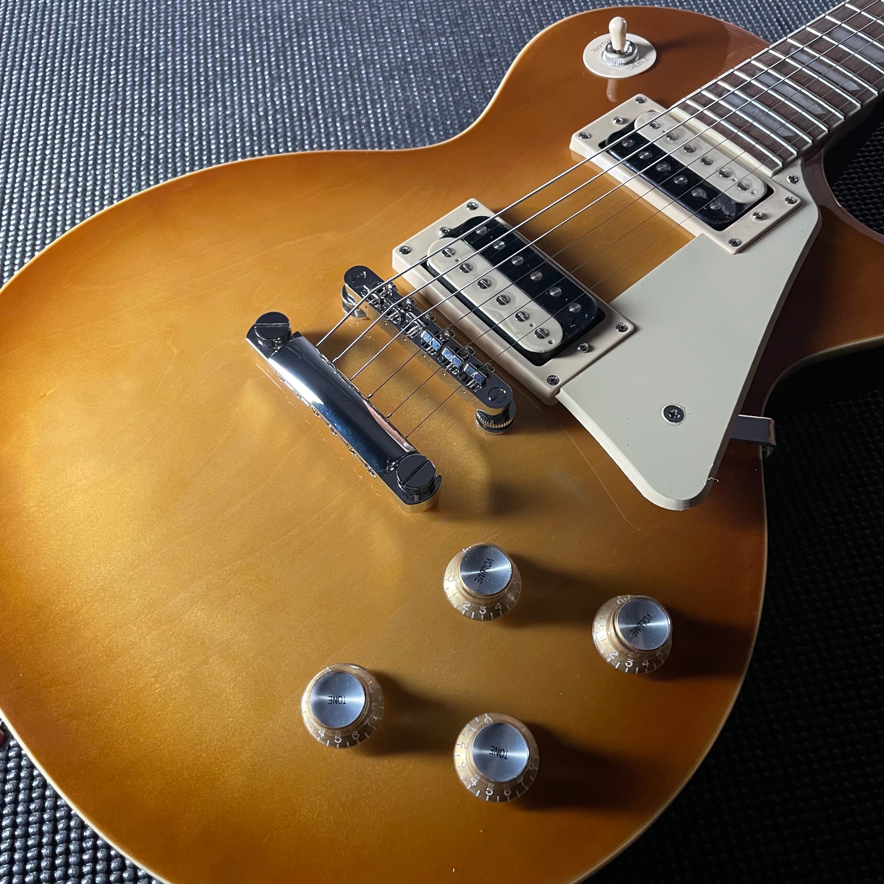 Epiphone Les Paul Classic- Honeyburst (8lbs 8oz) - Metronome Music Inc.