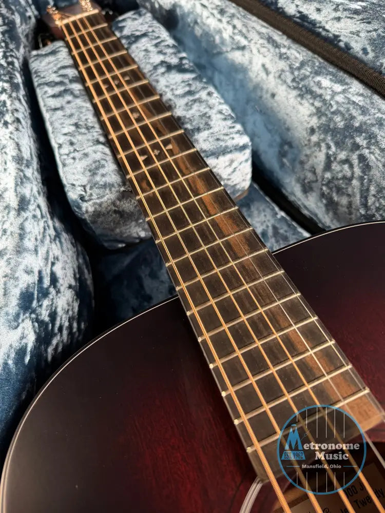 Martin 000 Jr E Jeff Tweedy w/Soft Case Dark Mahogany - Metronome Music Inc.