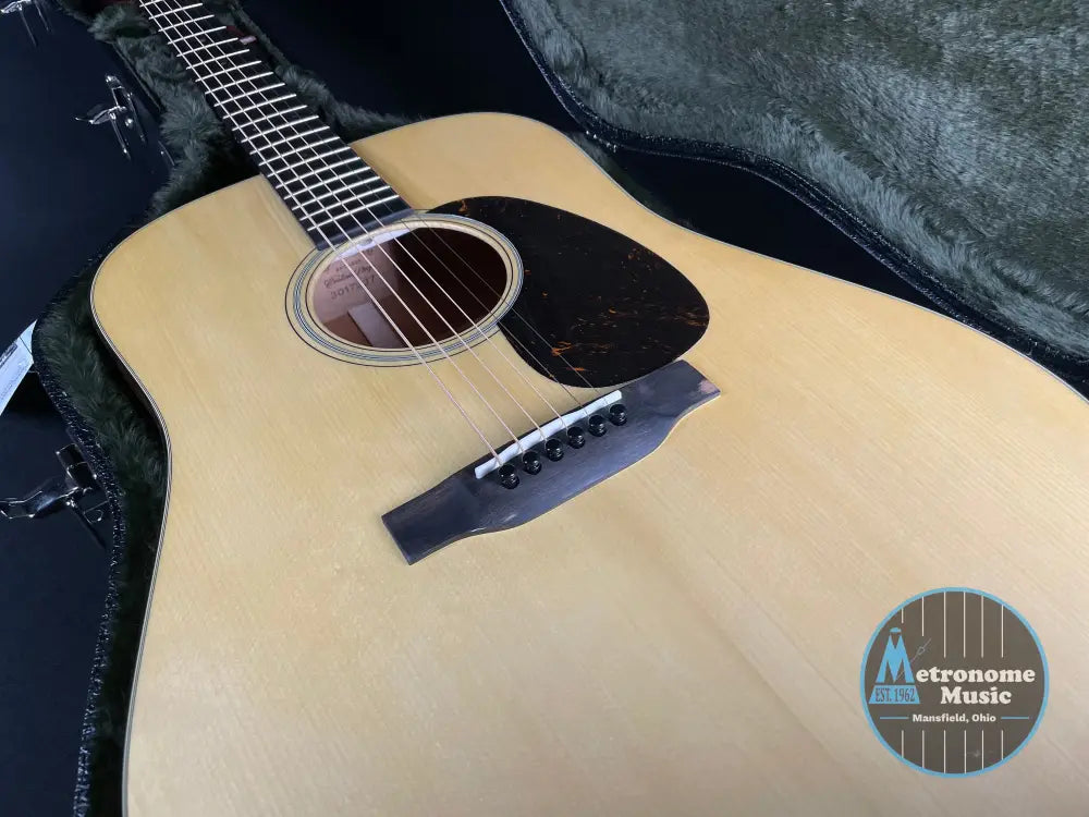 Martin Custom Shop D-18 w/Hardshell Case - Natural (2025) - Metronome Music Inc.