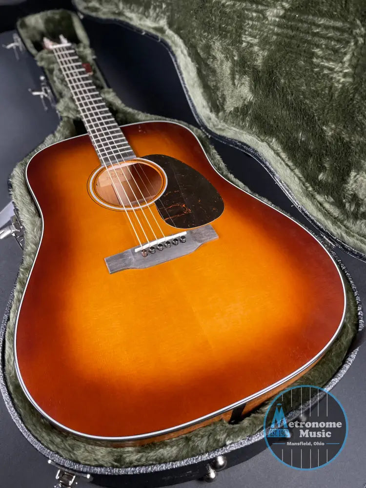 Martin D-18 Standard w/Hardshell Case - 1933 Ambertone (2025) - Metronome Music Inc.