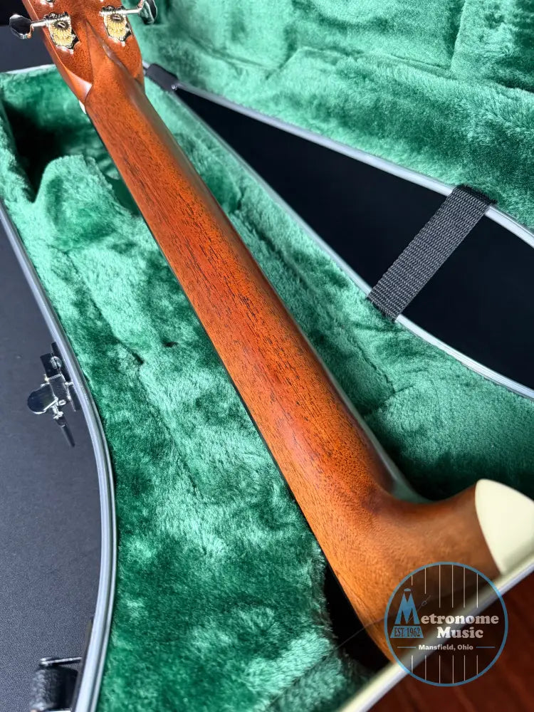 Martin D-28 Standard w/Hardshell Case - Gloss Natural - Metronome Music Inc.