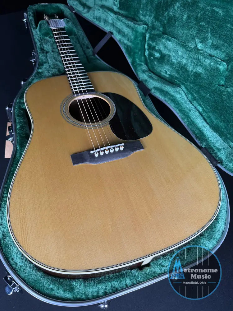 Martin D-28 Standard w/Hardshell Case - Gloss Natural - Metronome Music Inc.