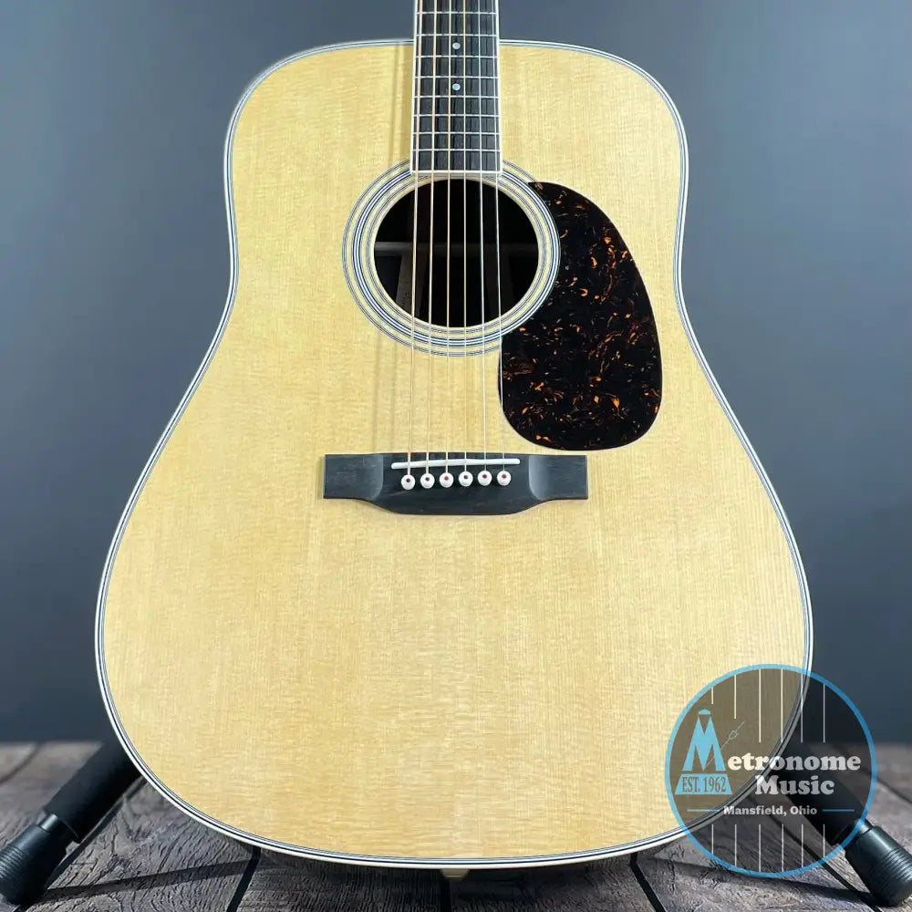 Martin D-35 Standard w/Hardshell Case - Natural (2025) - Metronome Music Inc.