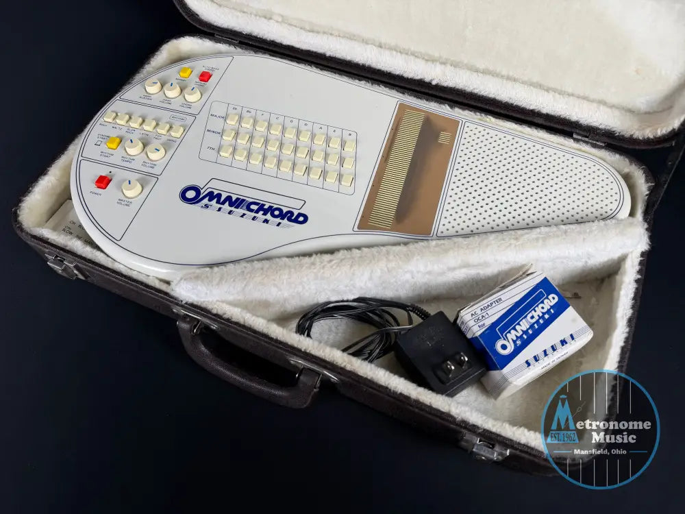 Suzuki OM-27 Omnichord w/Case - Ivory (1981) - Synths & Controllers