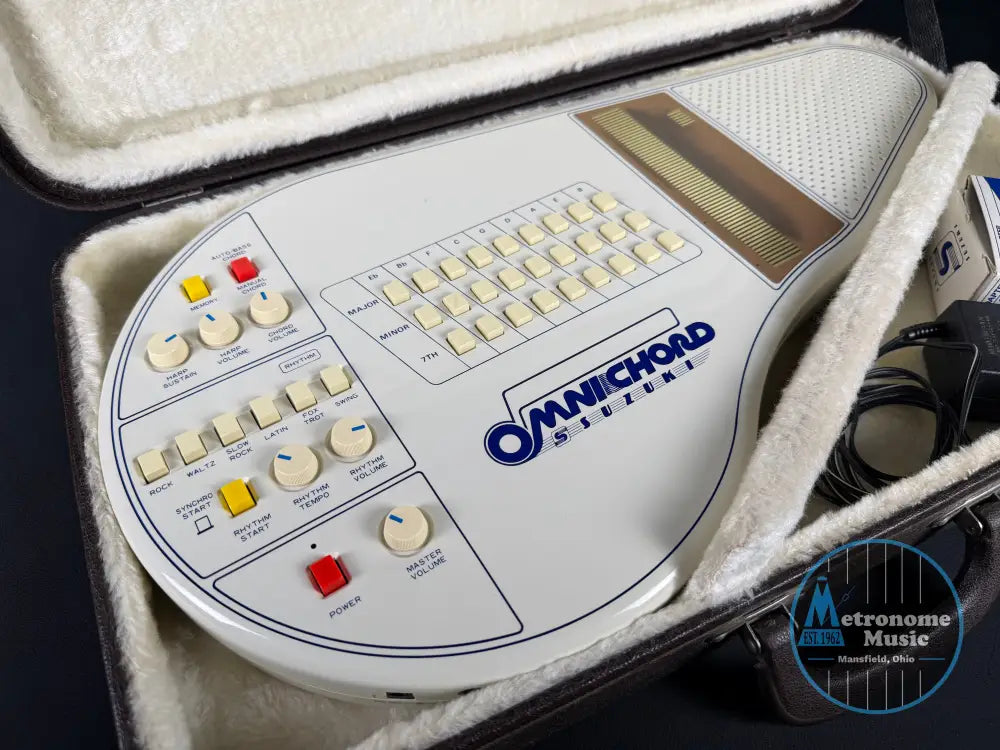 Suzuki OM-27 Omnichord w/Case - Ivory (1981) - Synths & Controllers