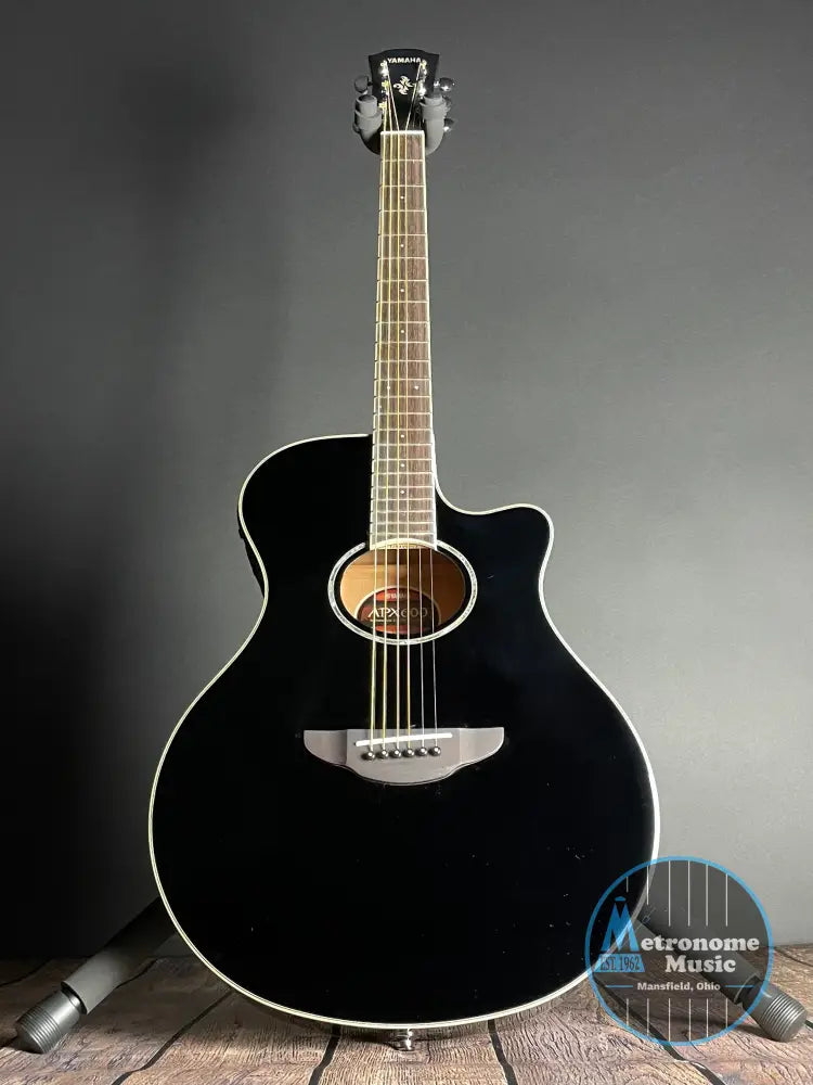 Yamaha APX600 Thinline Acoustic- Black - Metronome Music Inc.